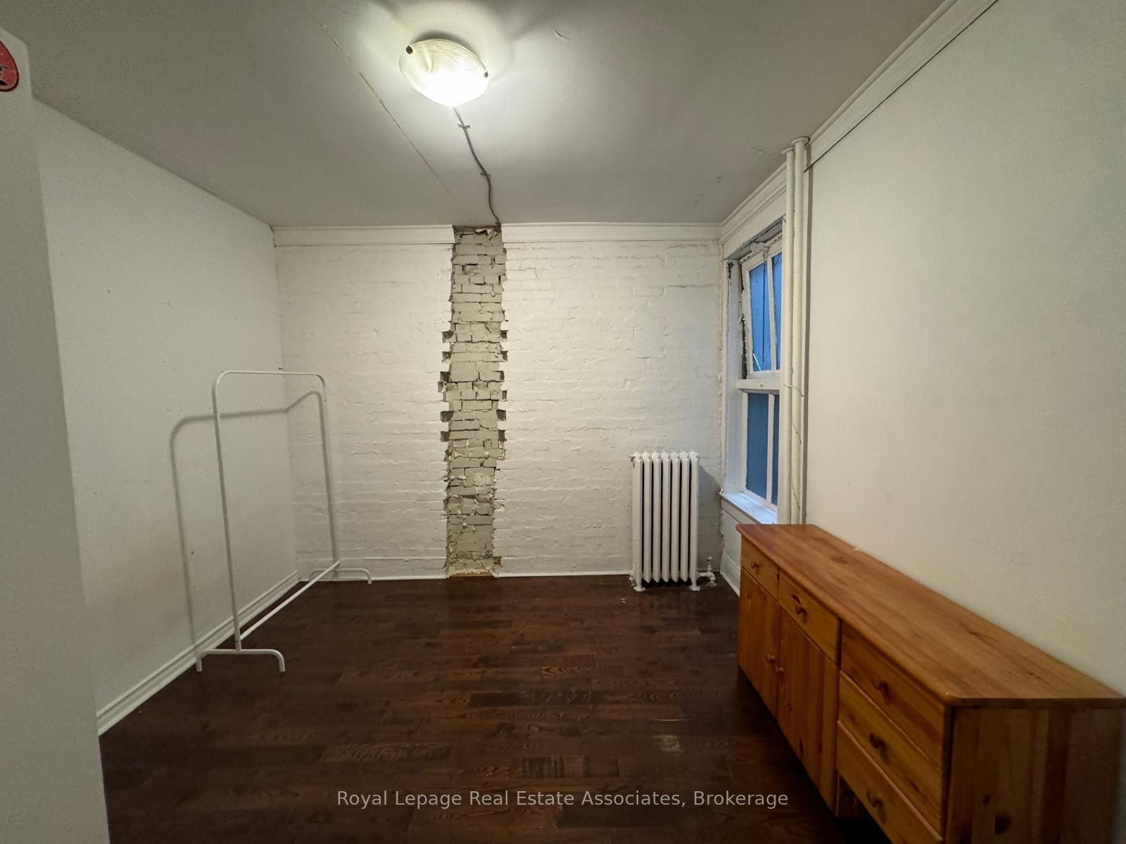 497 Bloor Street W Second Floor Property Photo 6