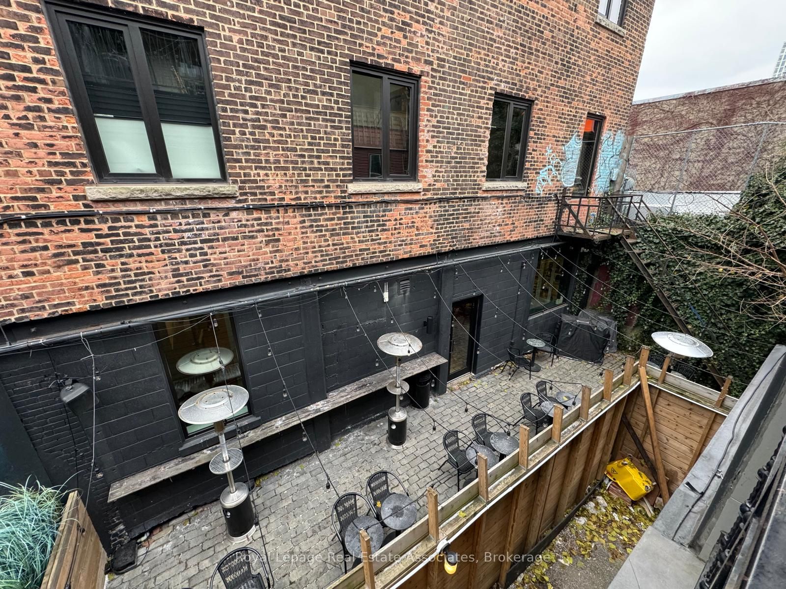 497 Bloor Street W Second Floor Property Photo 12