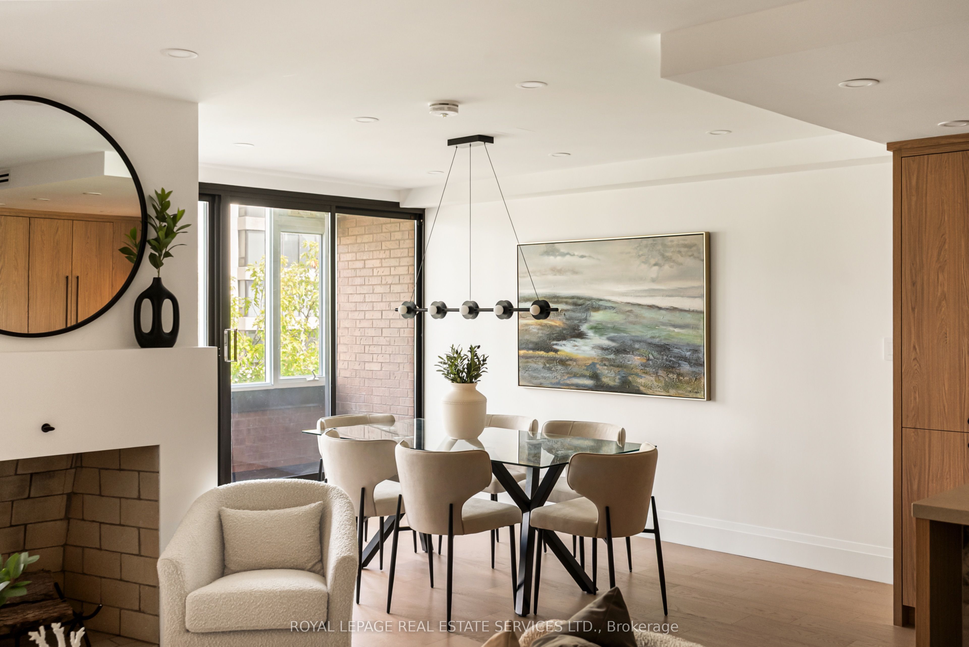 349 St Clair Avenue W 402 Property Photo 1