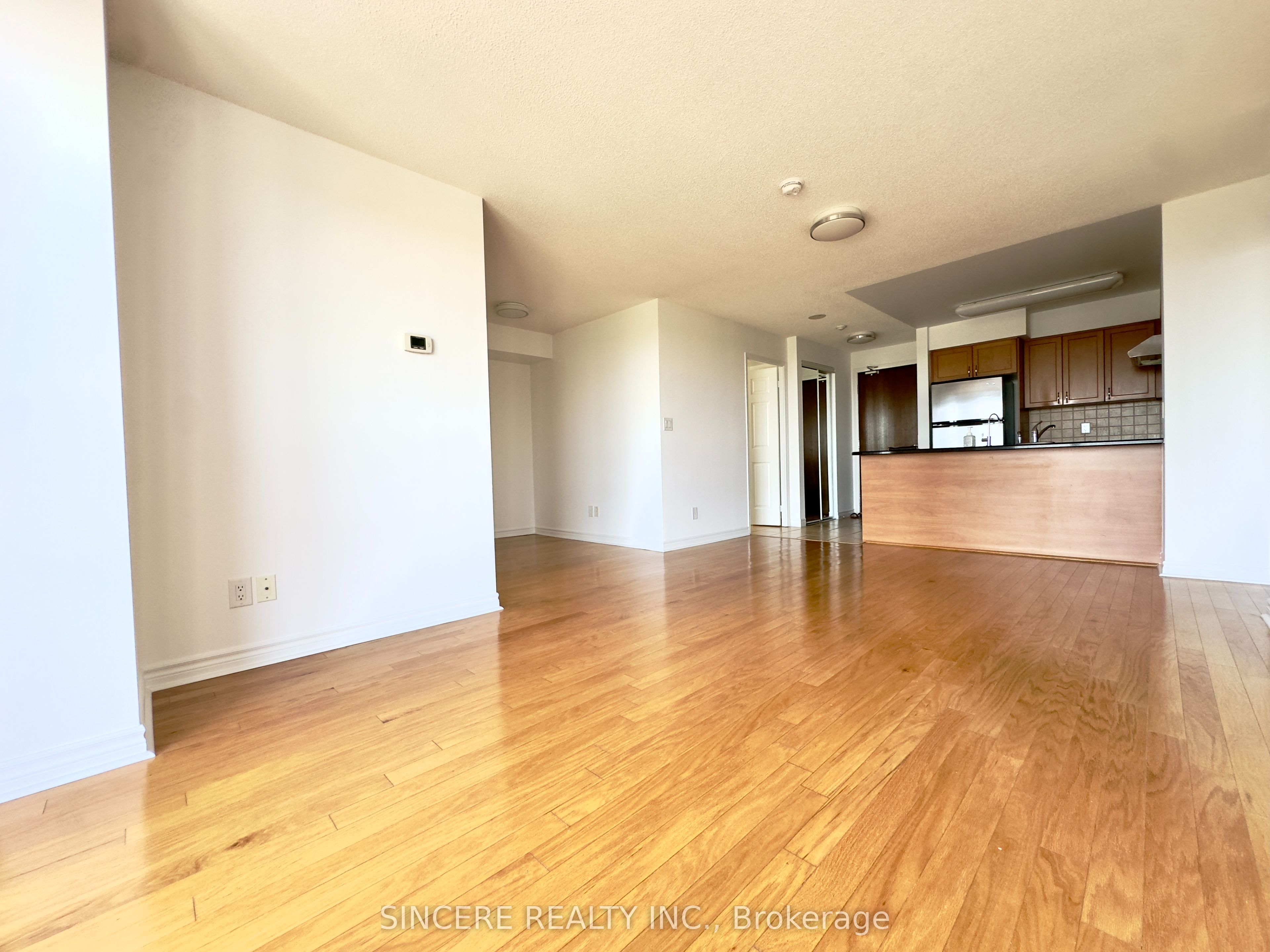 35 Hollywood Avenue 1622 Property Photo 2