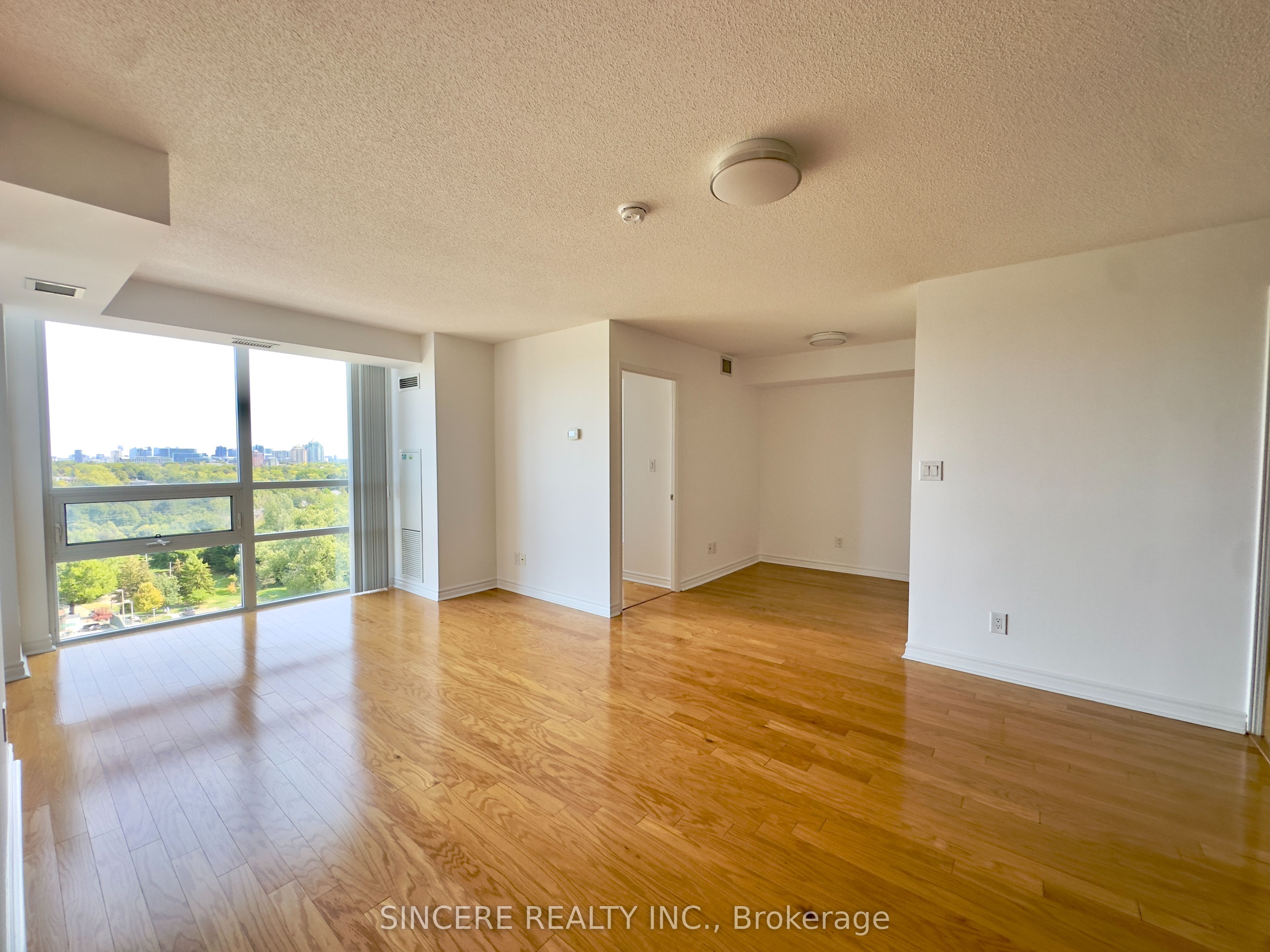 35 Hollywood Avenue 1622 Property Photo 3