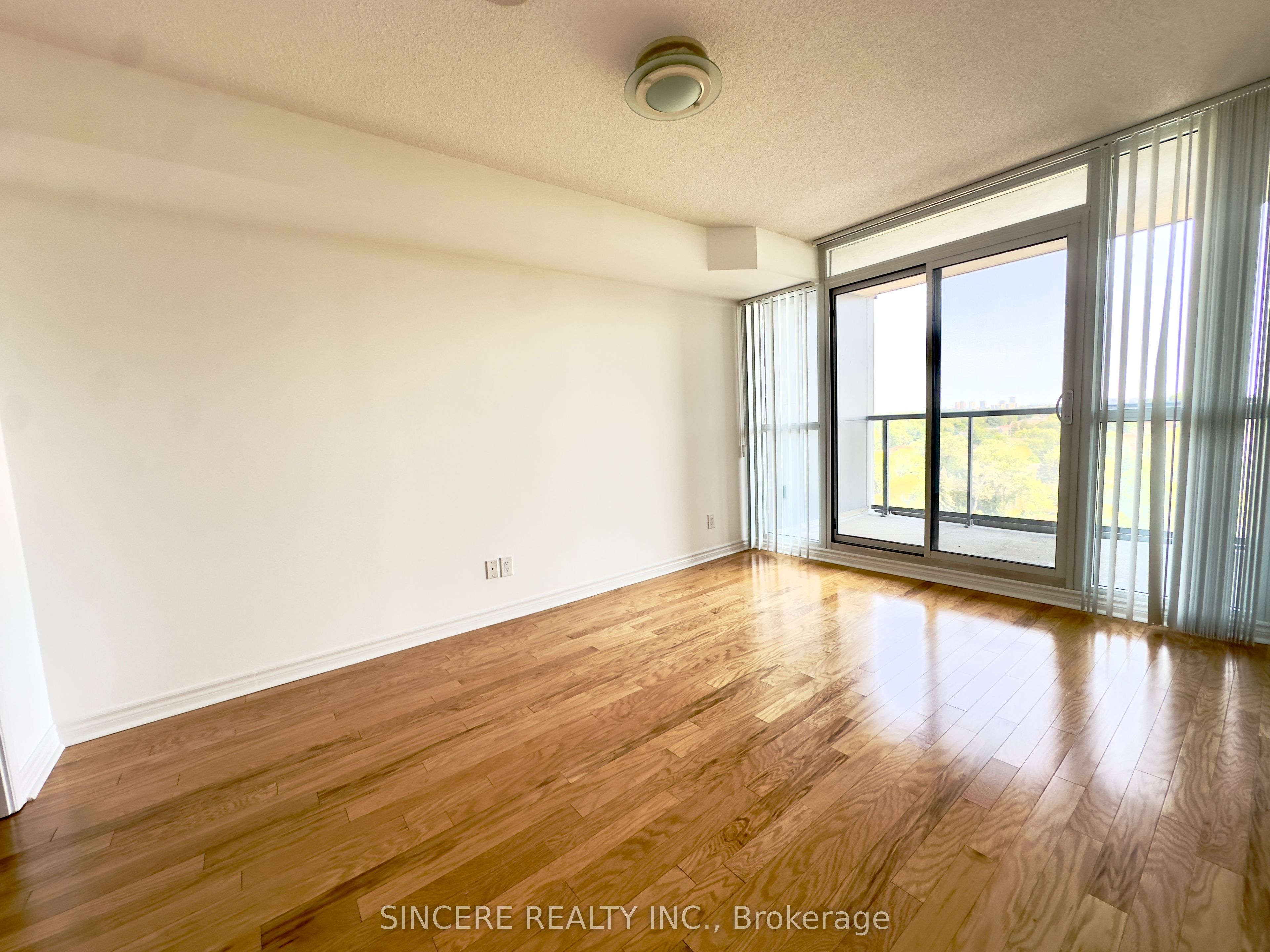 35 Hollywood Avenue 1622 Property Photo 5