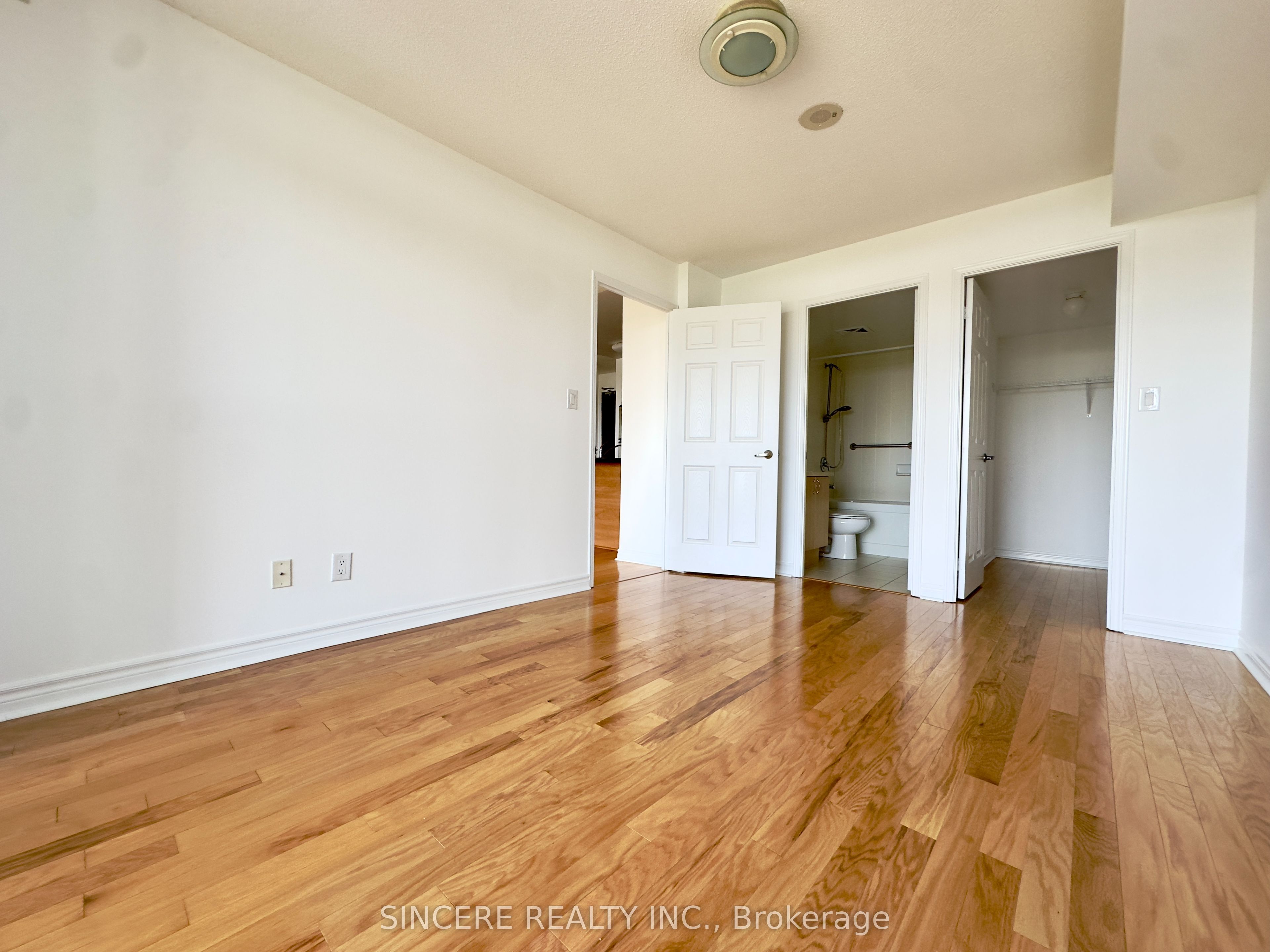 35 Hollywood Avenue 1622 Property Photo 7