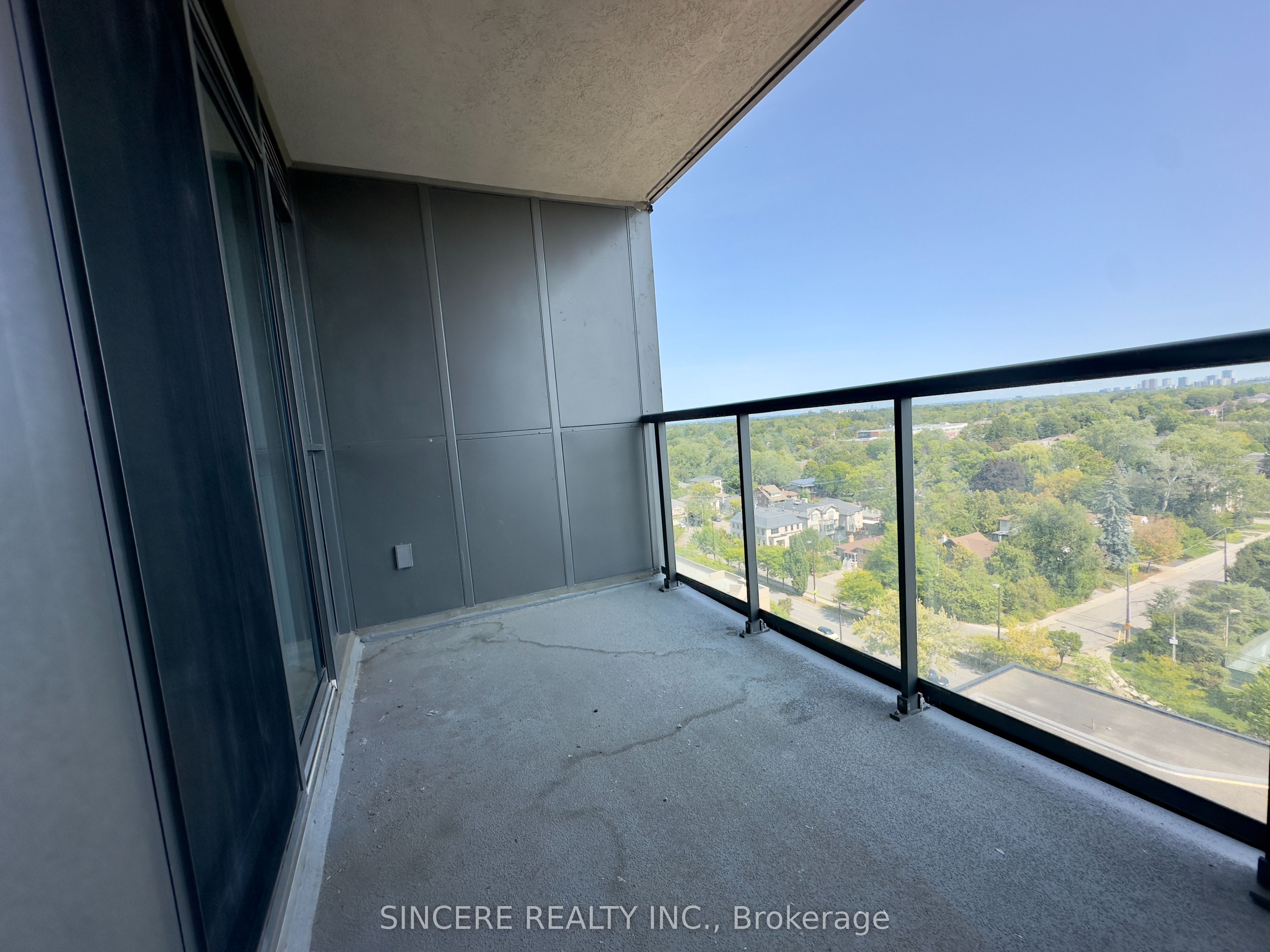 35 Hollywood Avenue 1622 Property Photo 17