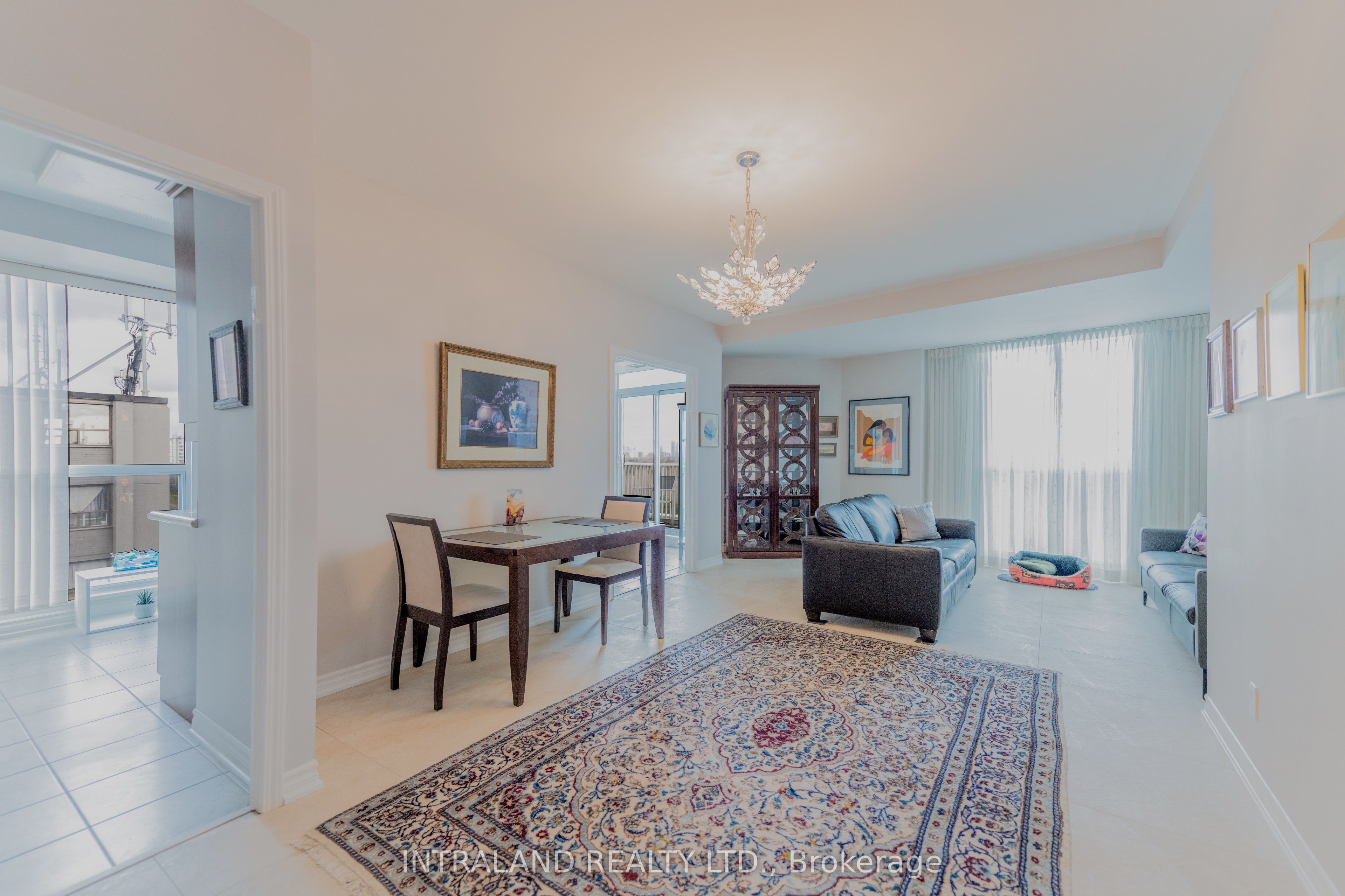 4200 Bathurst Street 705 Property Photo 6