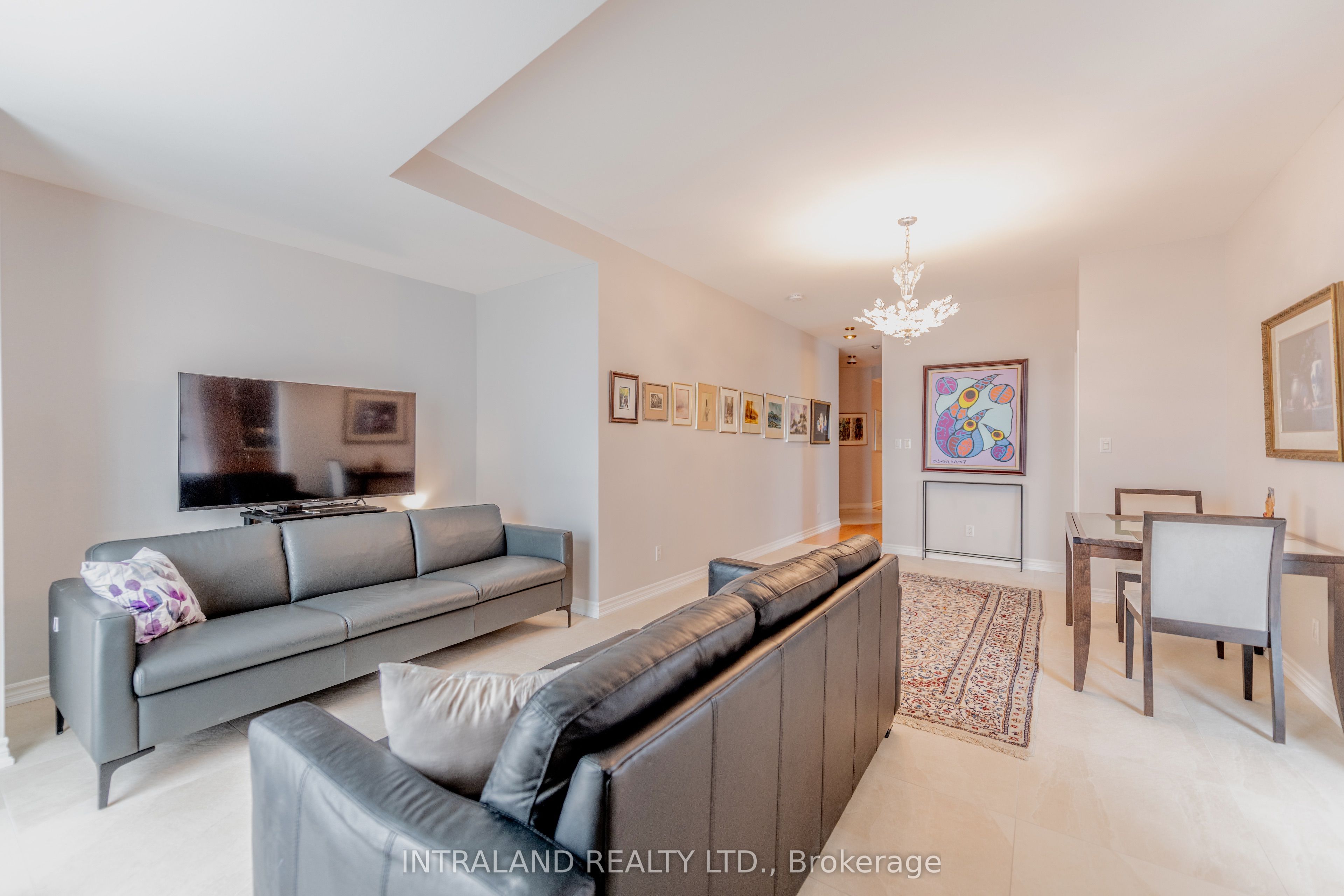 4200 Bathurst Street 705 Property Photo 8