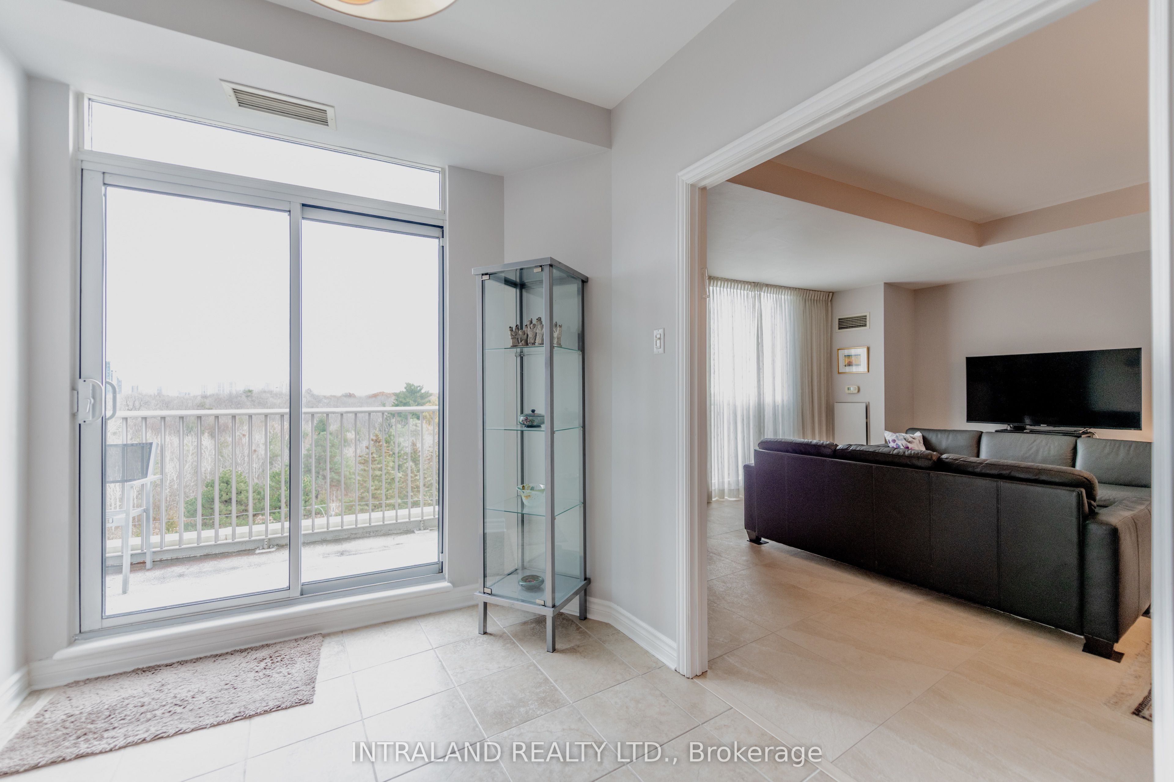 4200 Bathurst Street 705 Property Photo 10