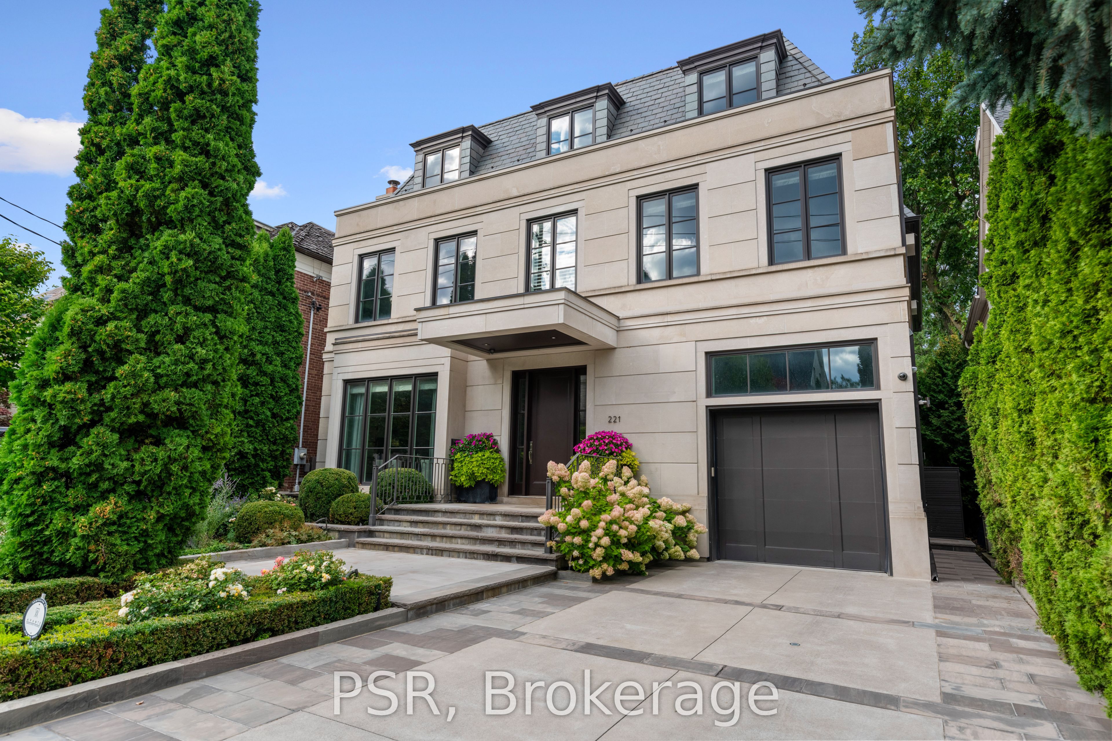 221 Dunvegan Road Property Photo 1