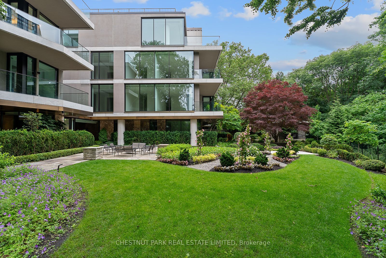 7 Dale Avenue 102 Property Photo 1