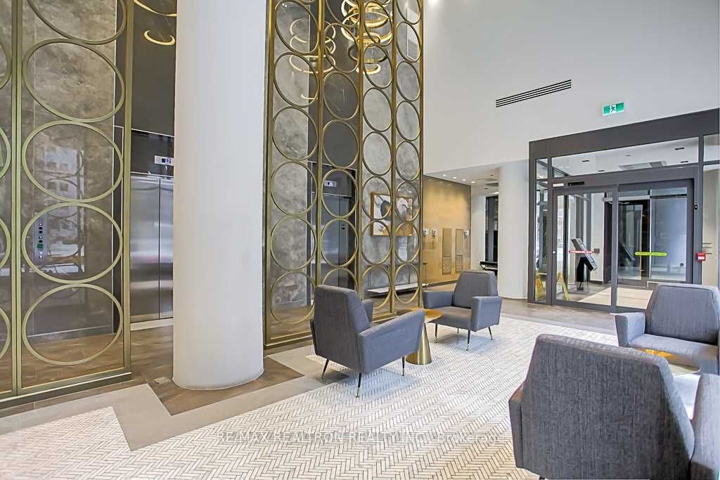 330 Richmond Street W 2512 Property Photo 4