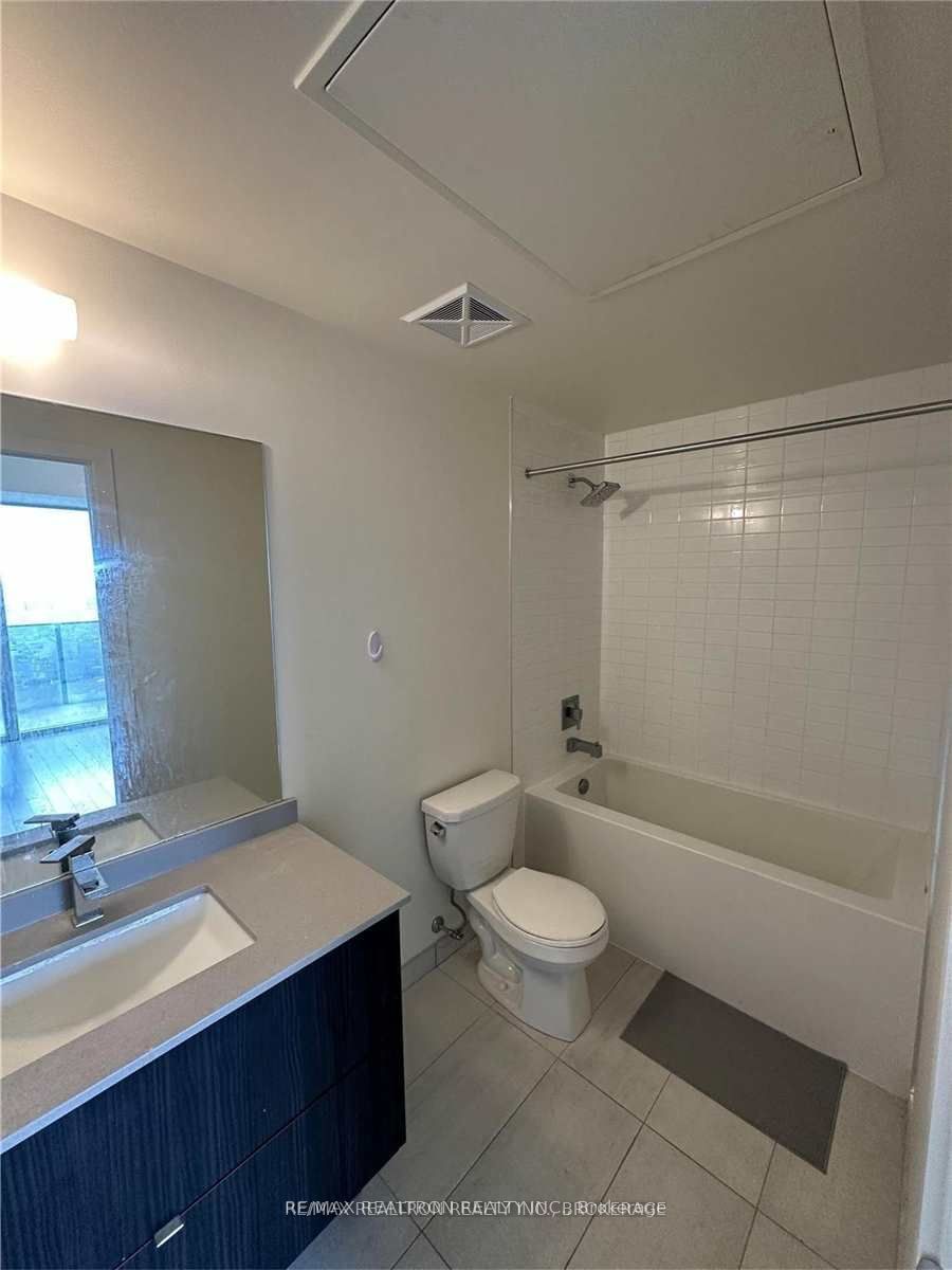 330 Richmond Street W 2512 Property Photo 9