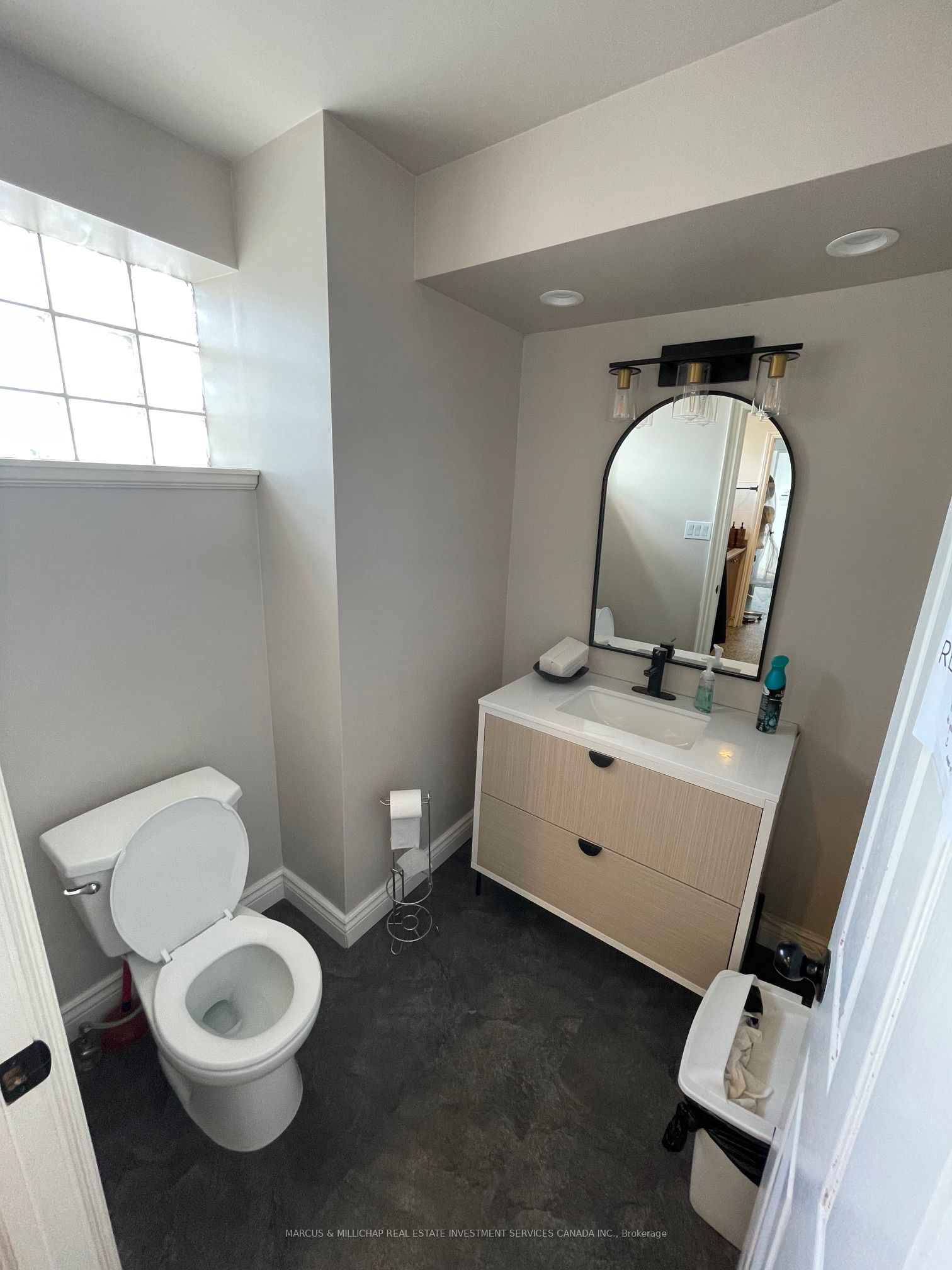 3405B Bathurst Street Property Photo 1