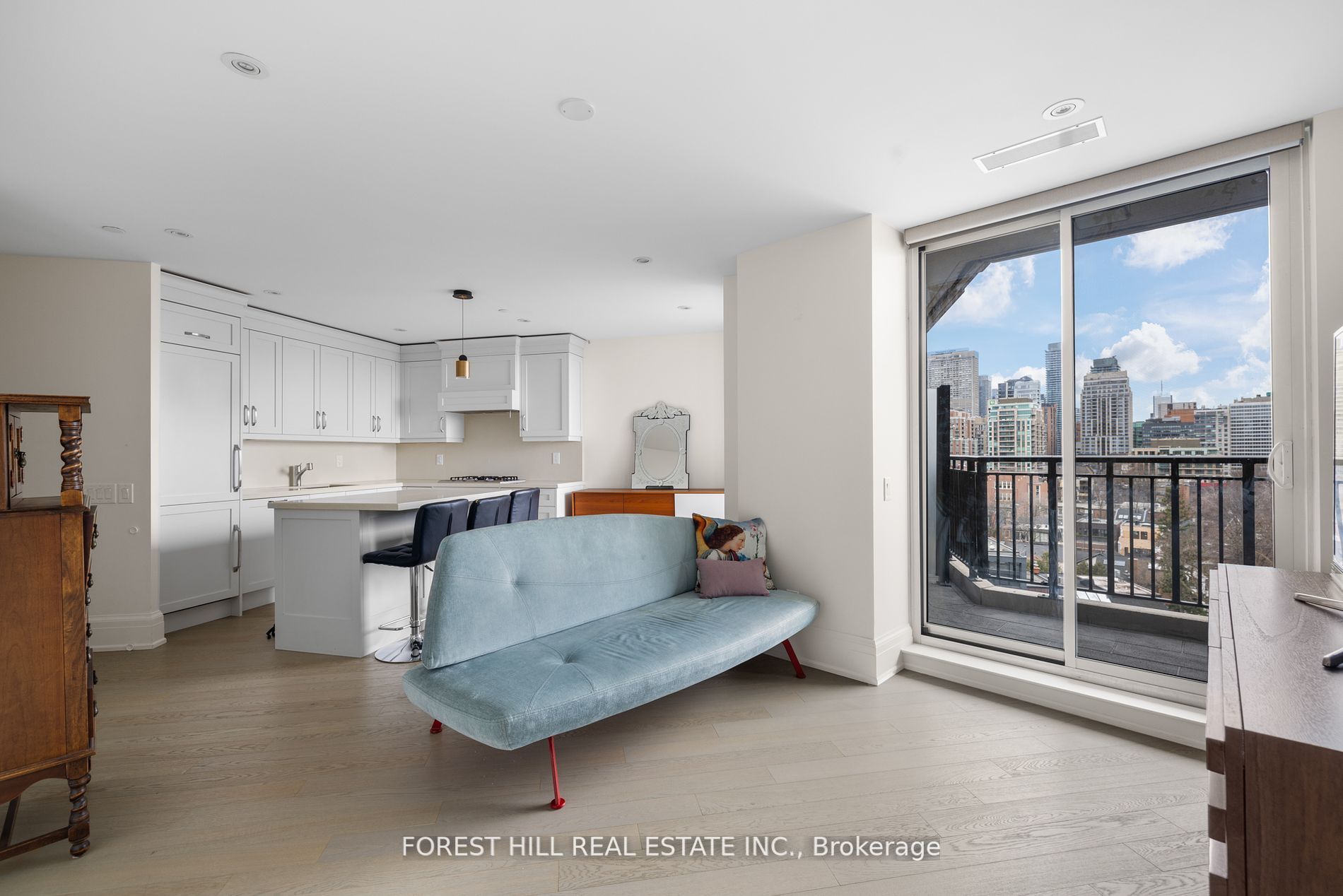 181 Davenport Road 806 Property Photo