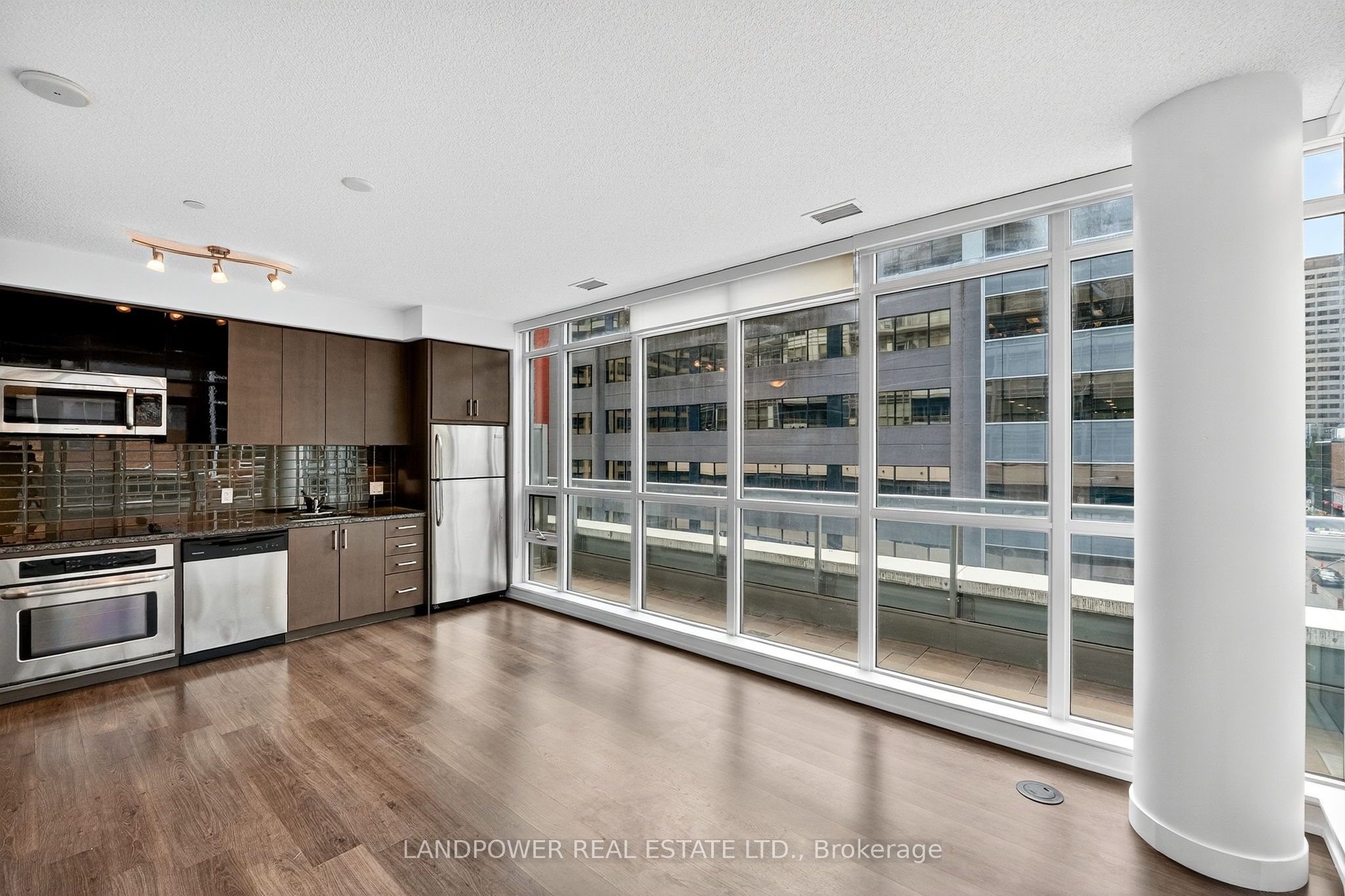 89 Dunfield Avenue 403 Property Photo 2