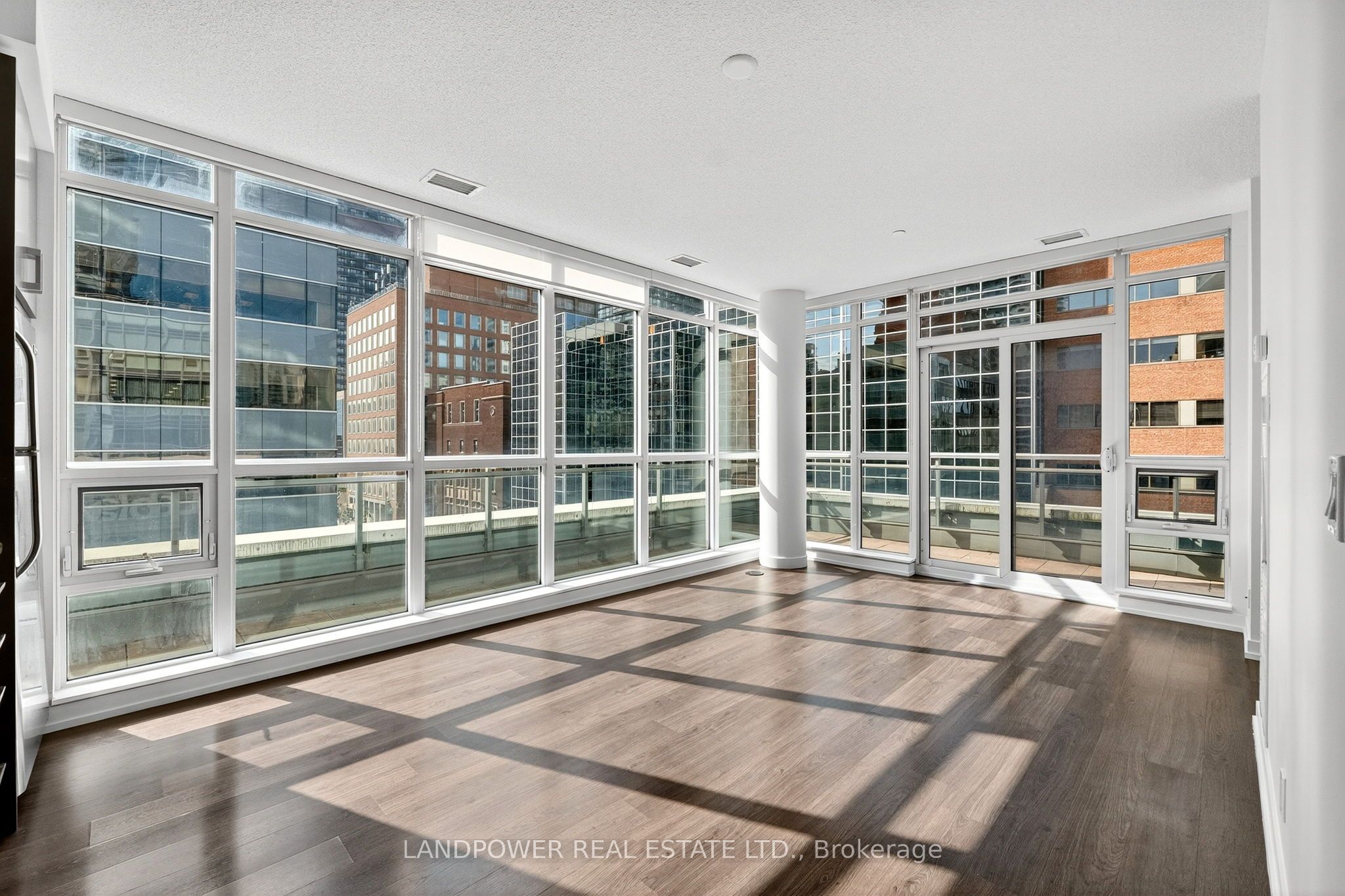 89 Dunfield Avenue 403 Property Photo 3