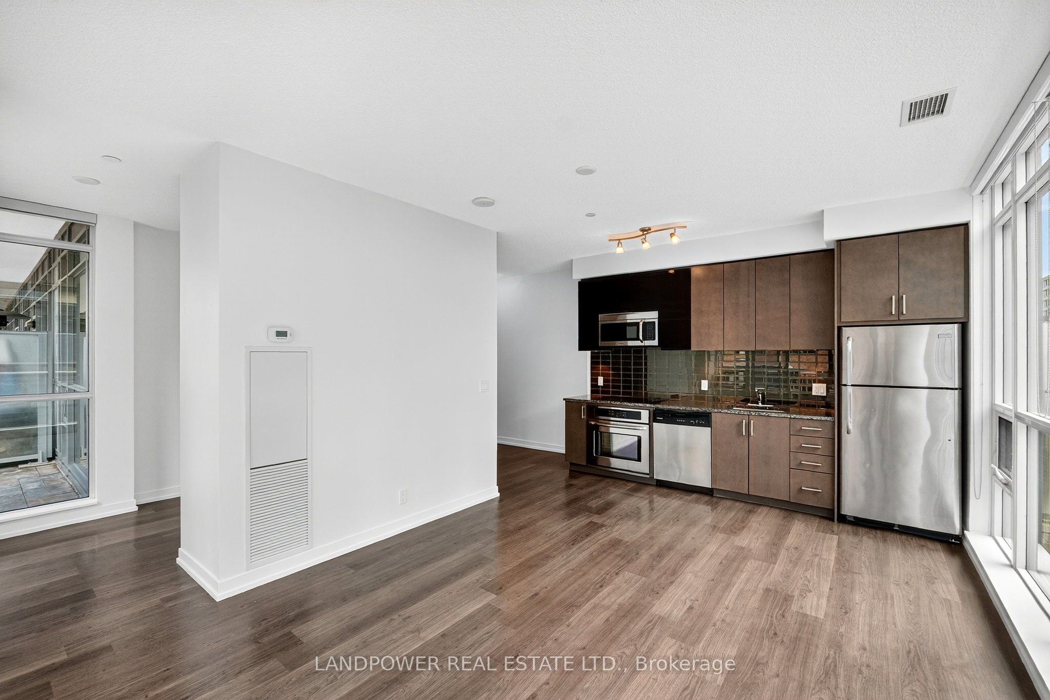 89 Dunfield Avenue 403 Property Photo 7