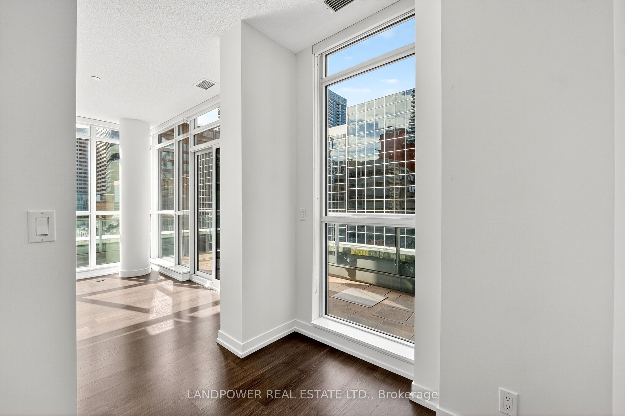 89 Dunfield Avenue 403 Property Photo 10