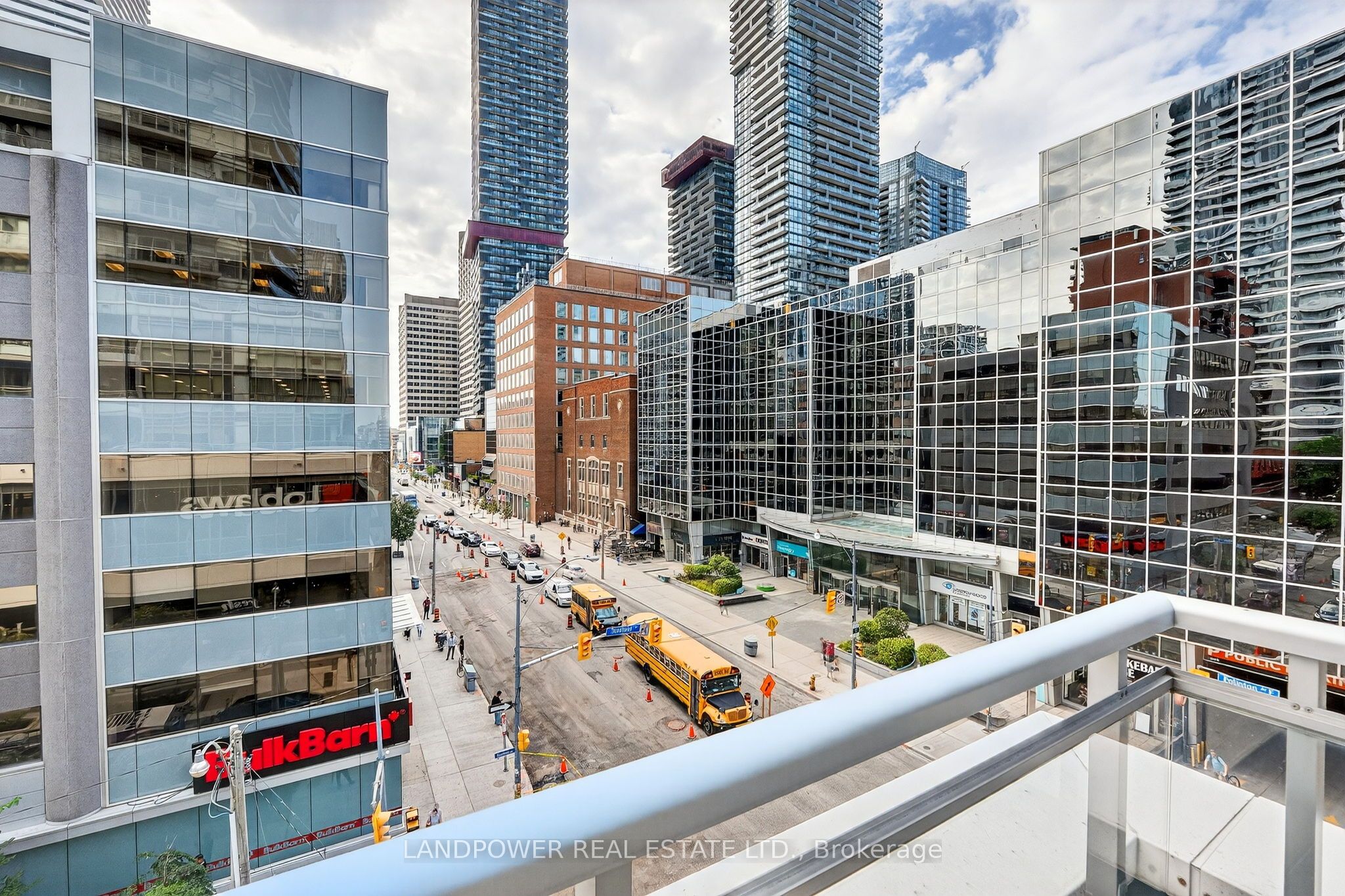 89 Dunfield Avenue 403 Property Photo 17