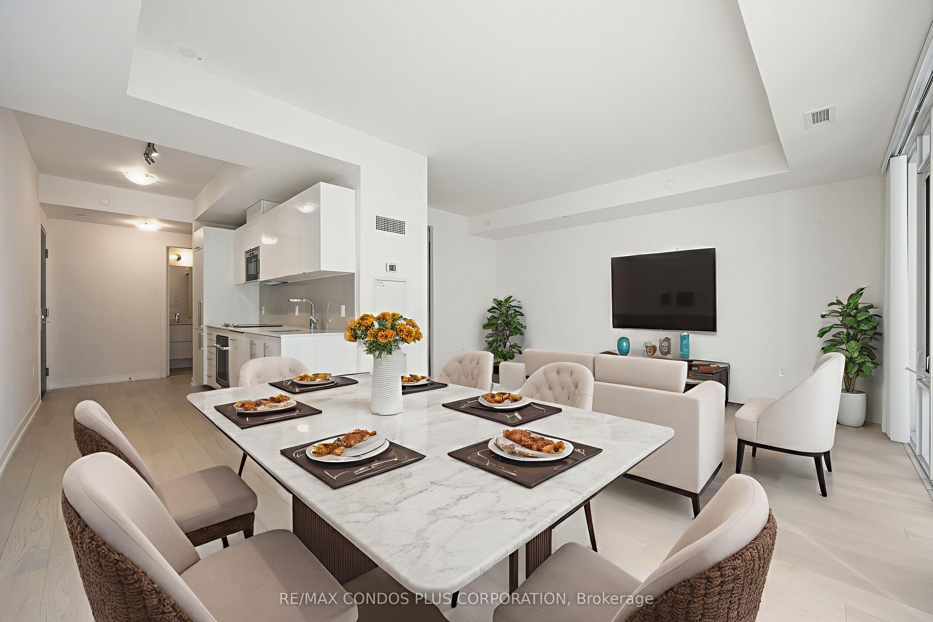 330 Richmond Street W 518 Property Photo 8