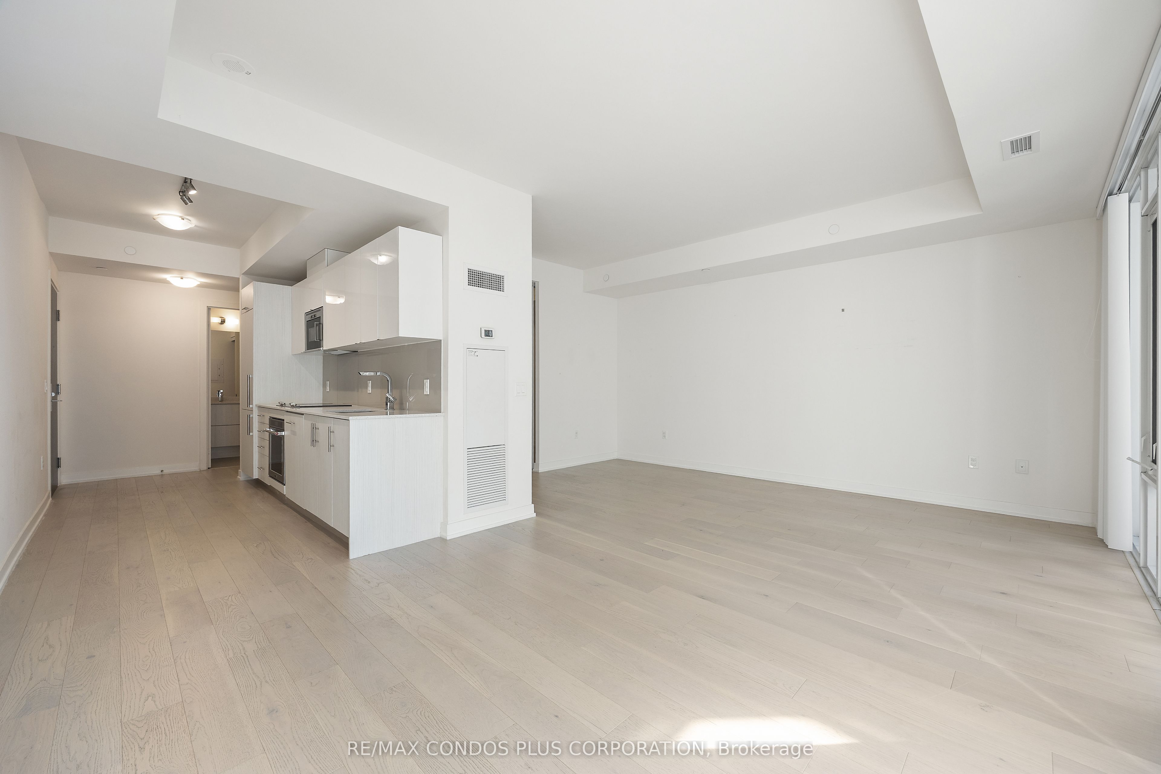 330 Richmond Street W 518 Property Photo 9