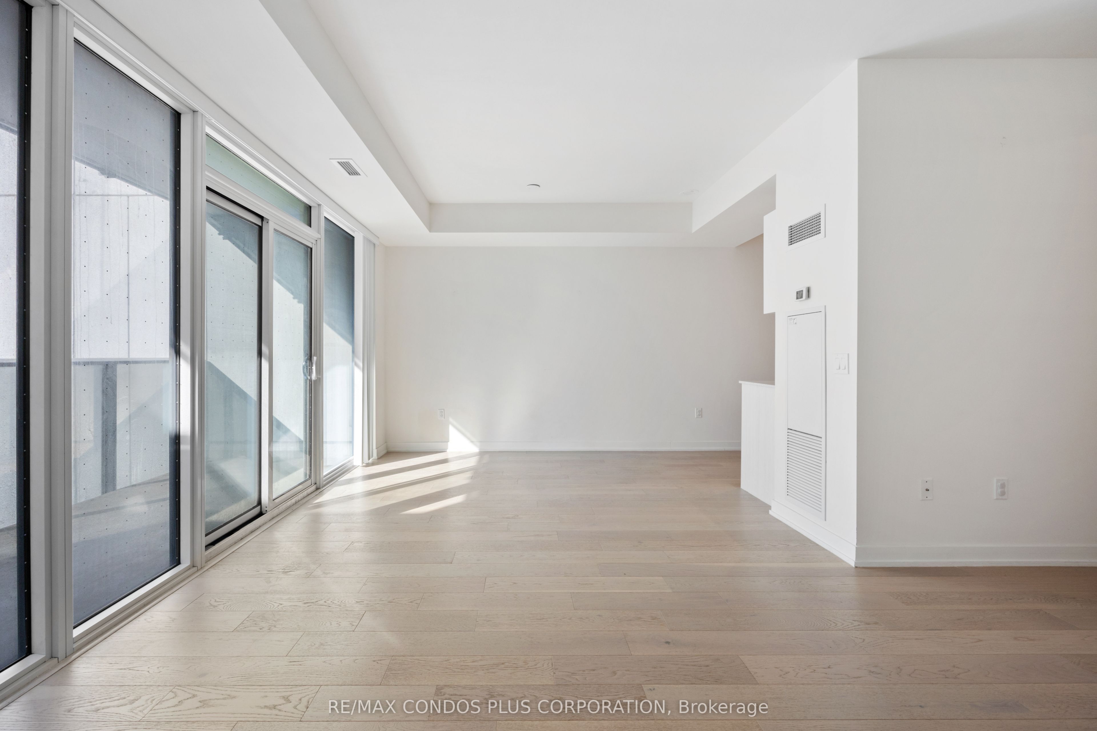 330 Richmond Street W 518 Property Photo 11