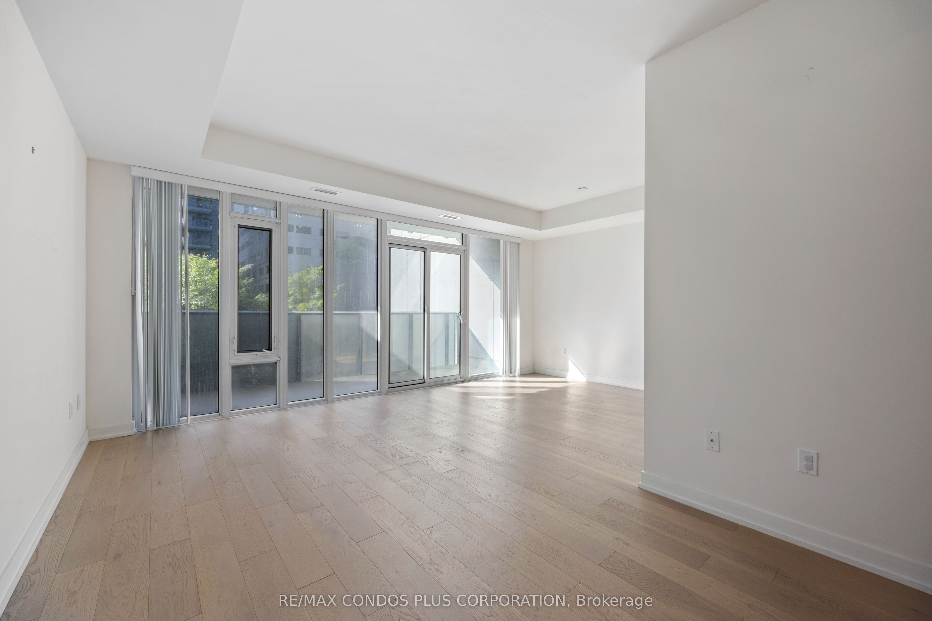 330 Richmond Street W 518 Property Photo 12