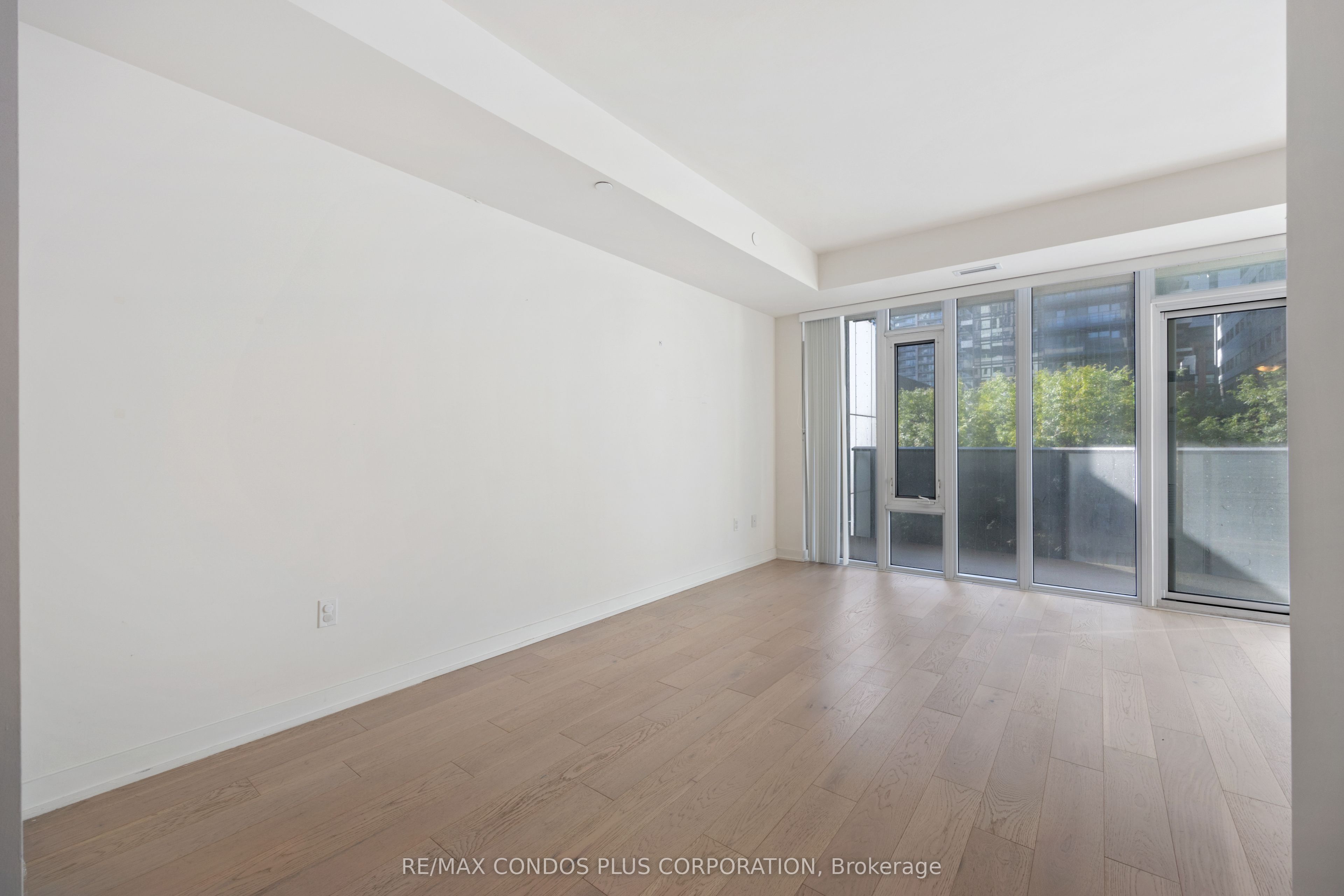 330 Richmond Street W 518 Property Photo 13