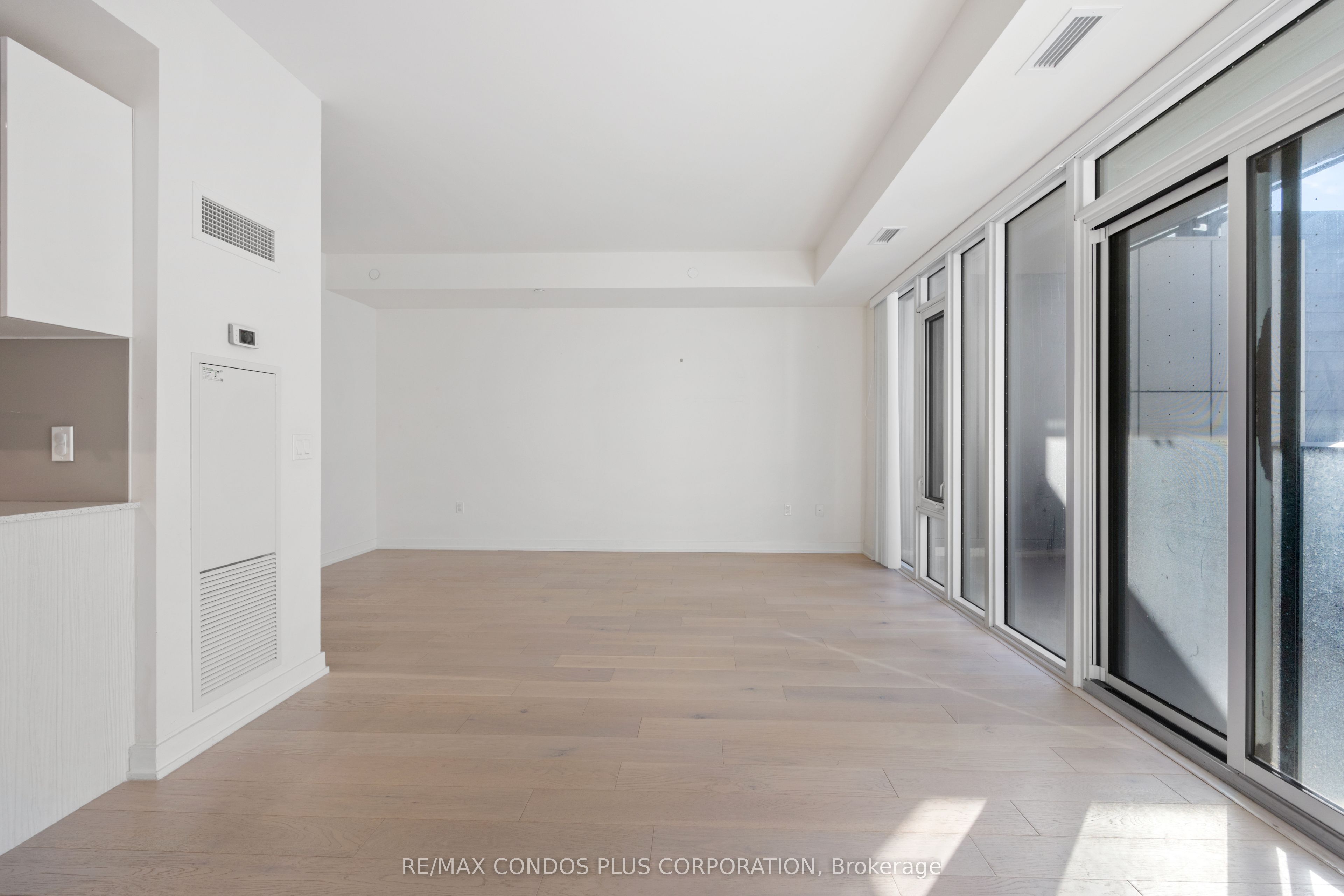 330 Richmond Street W 518 Property Photo 14