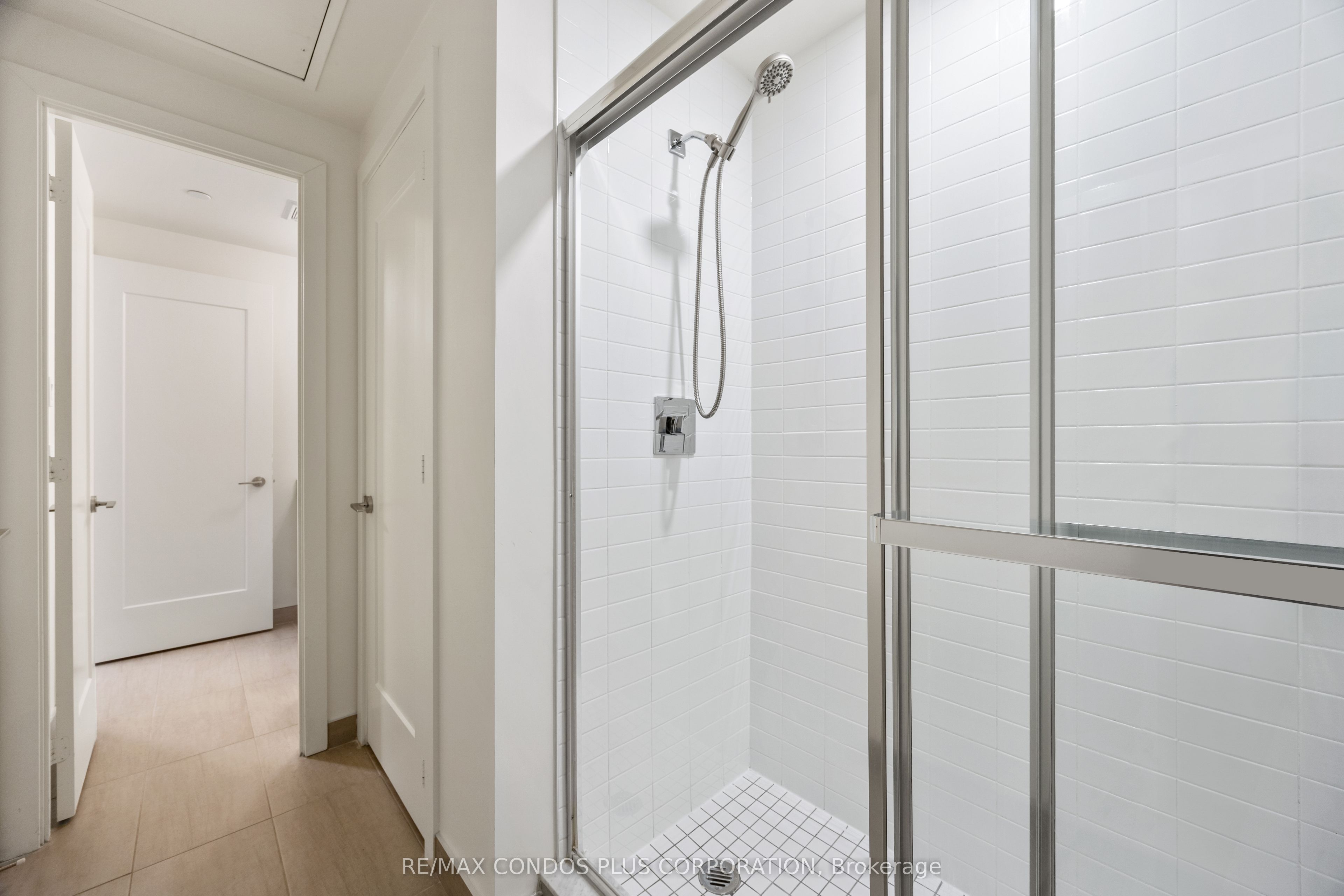 330 Richmond Street W 518 Property Photo 20