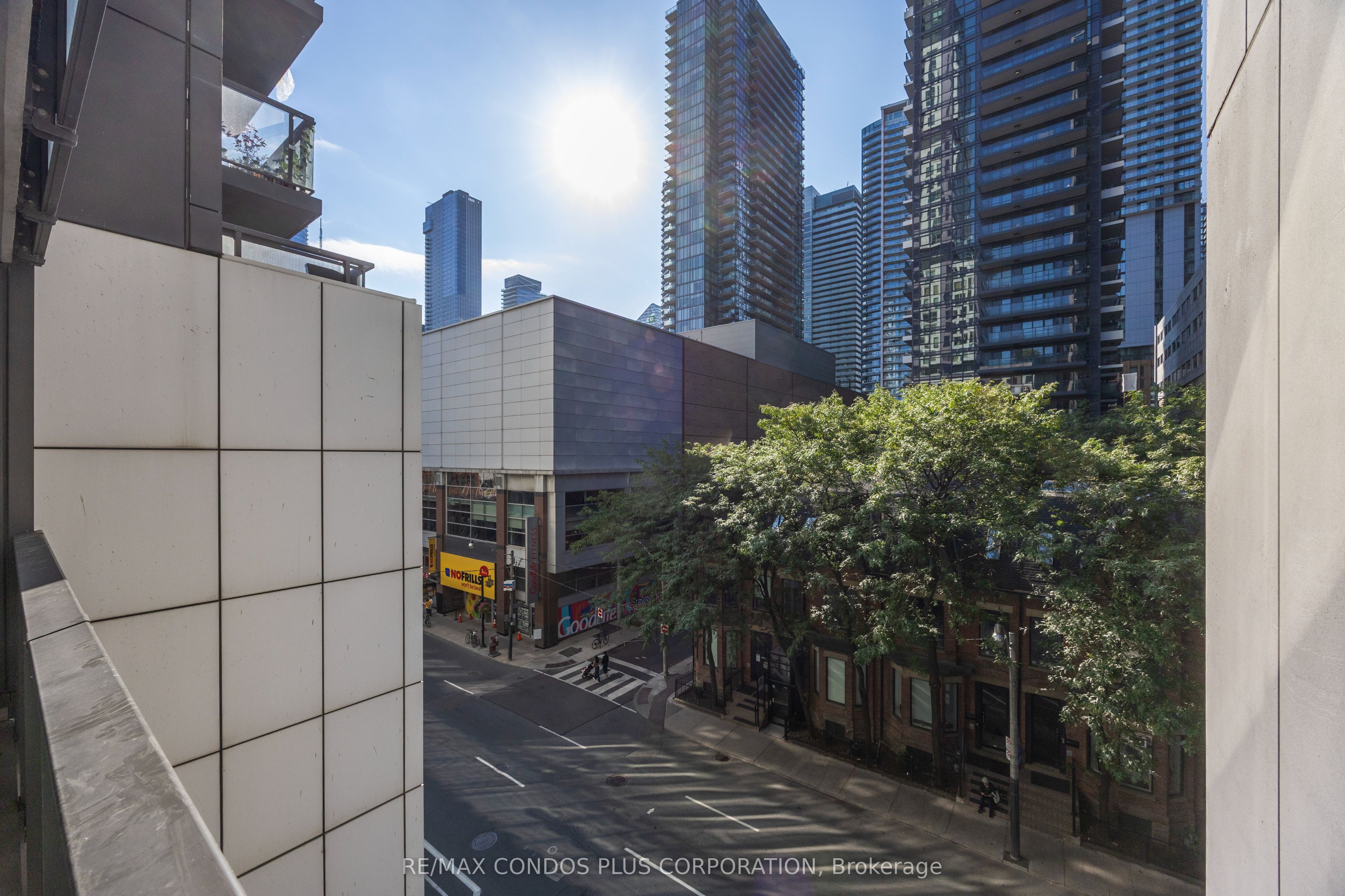 330 Richmond Street W 518 Property Photo 23