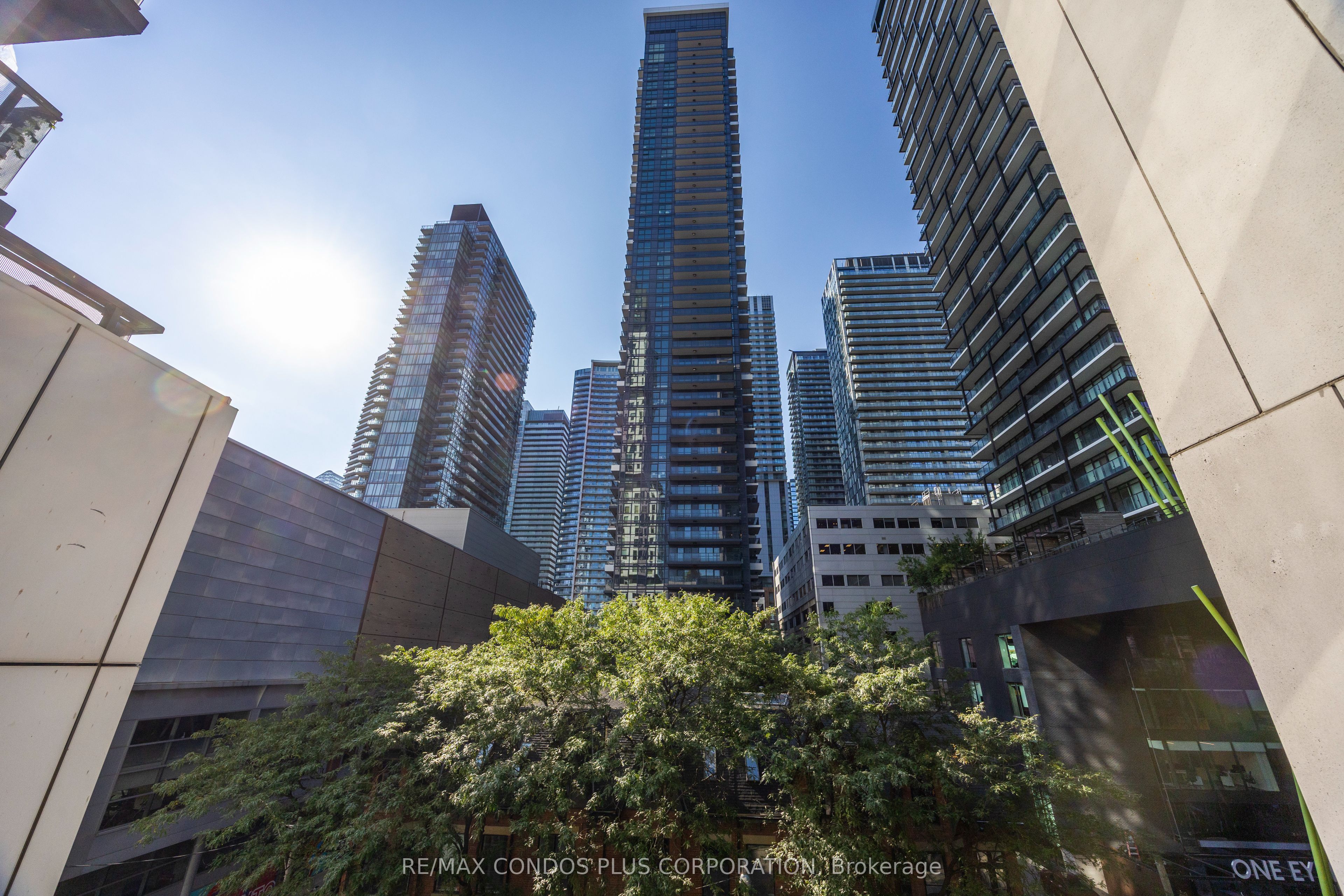 330 Richmond Street W 518 Property Photo 24