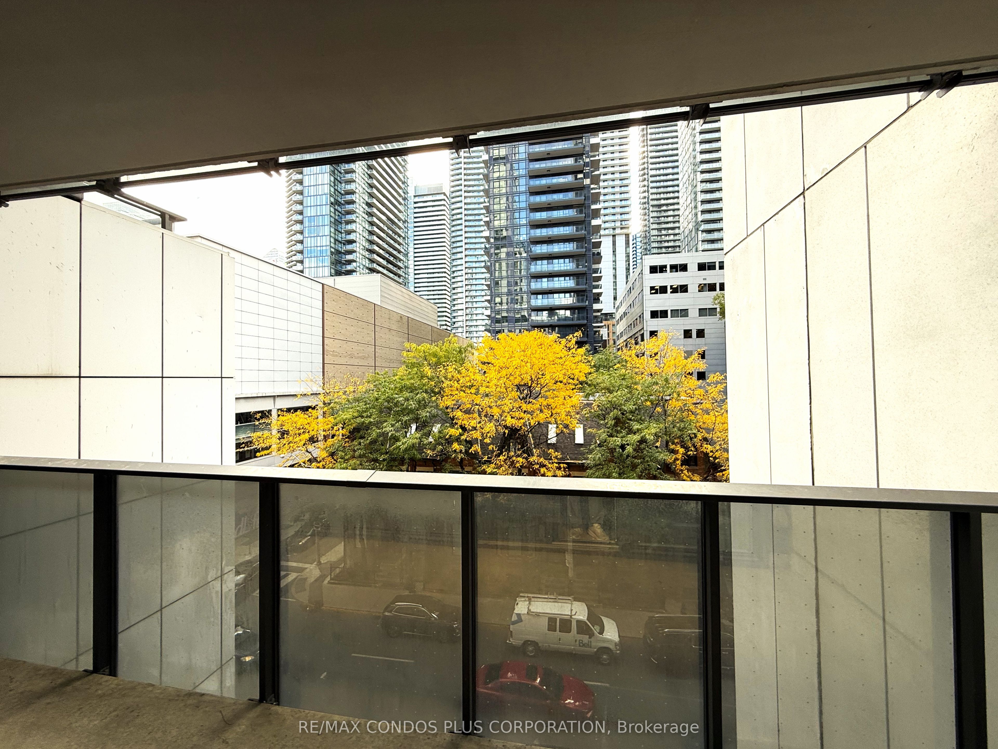 330 Richmond Street W 518 Property Photo 25