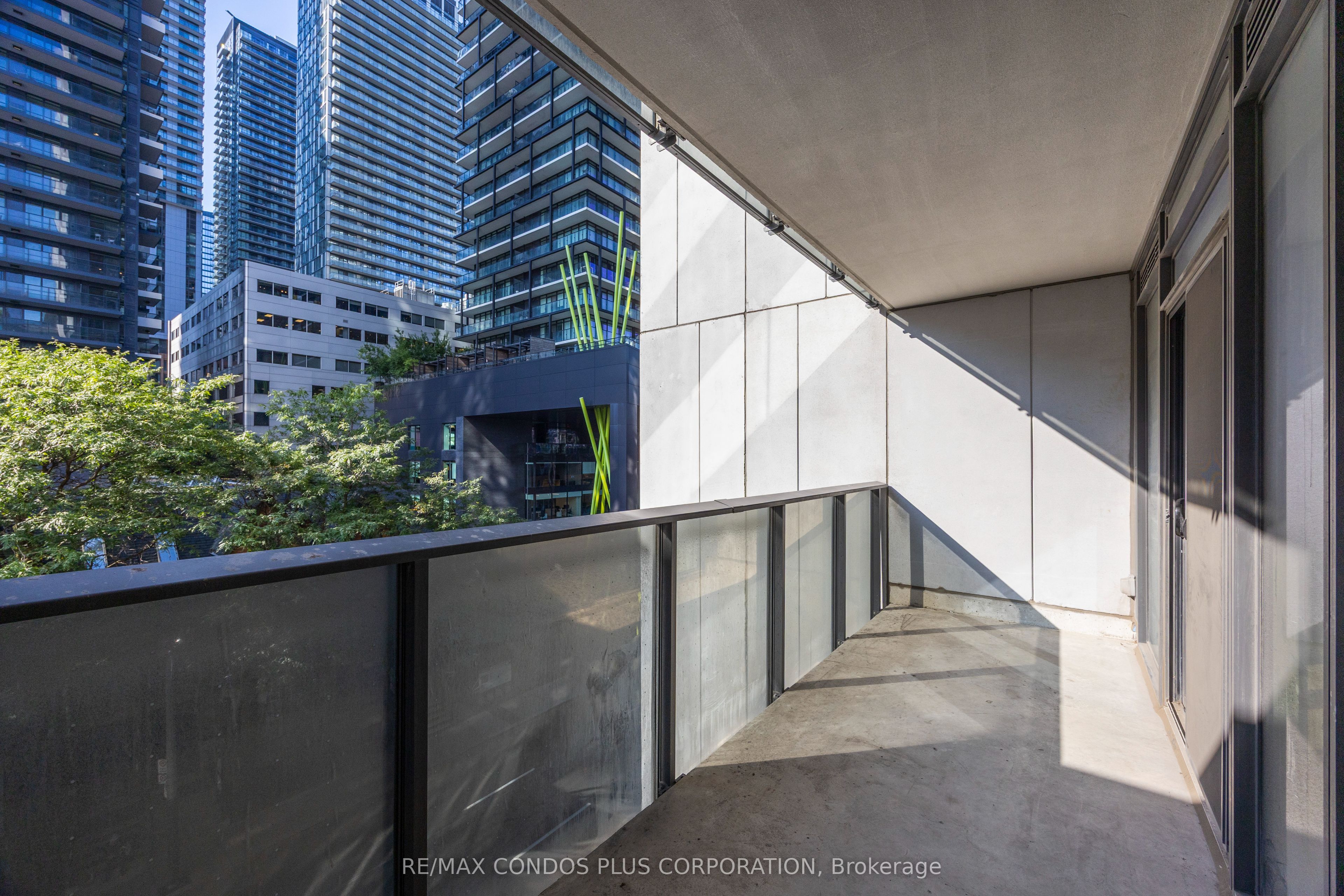 330 Richmond Street W 518 Property Photo 28