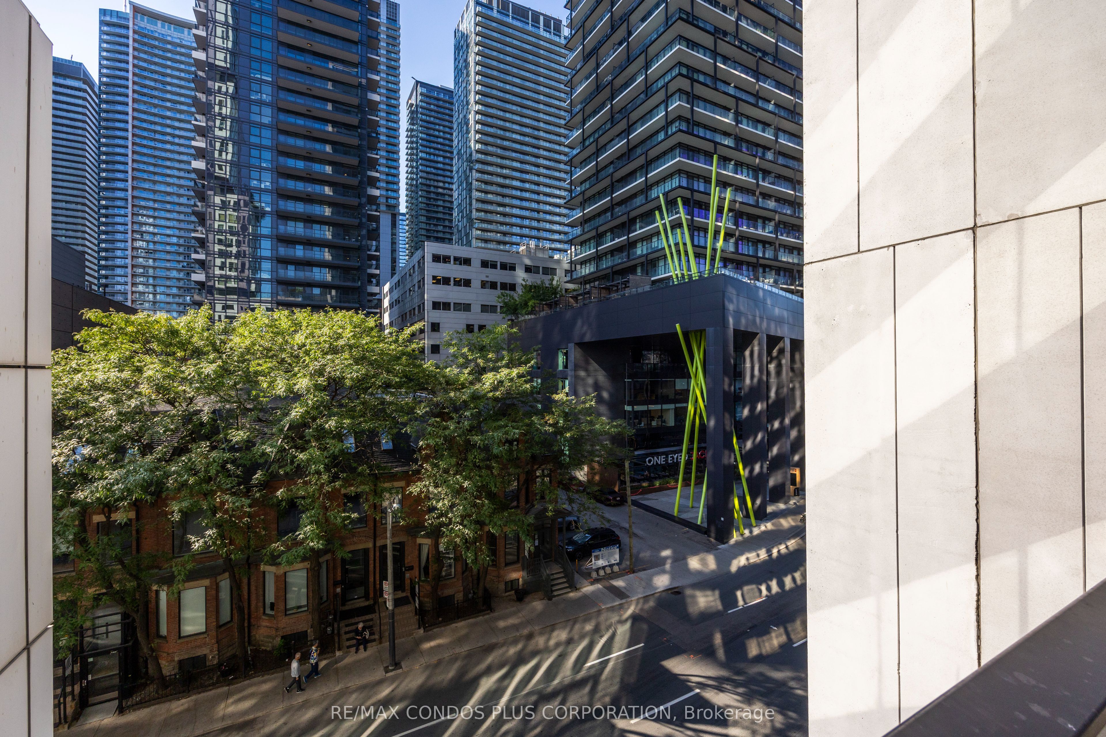 330 Richmond Street W 518 Property Photo 29