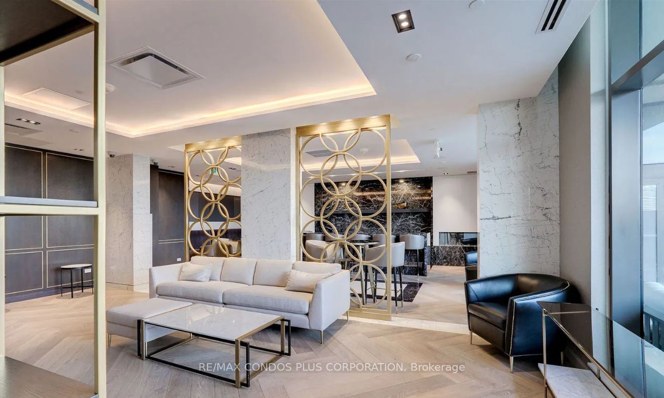 330 Richmond Street W 518 Property Photo 32