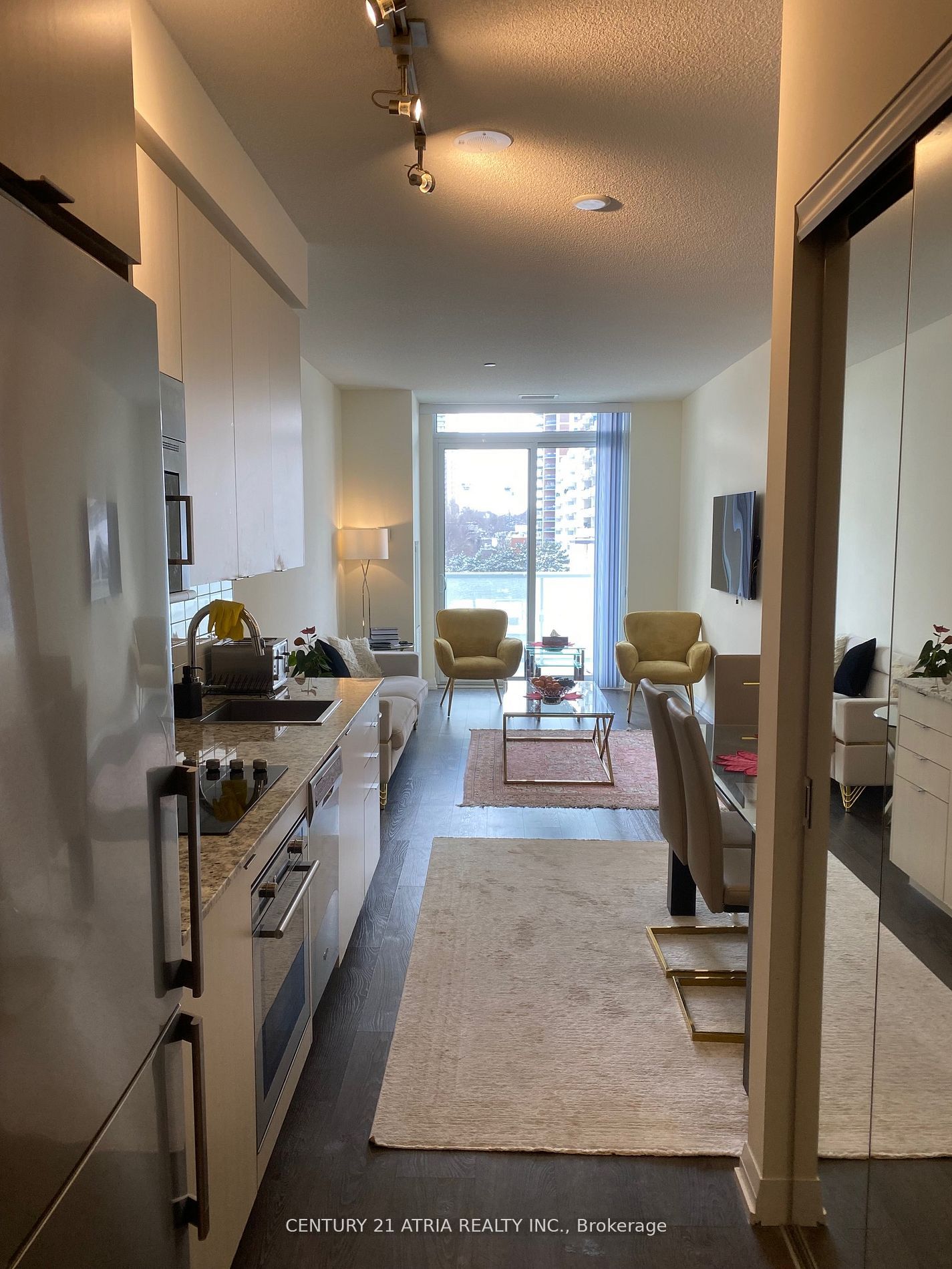 101 Erskine Avenue 512 Property Photo 6