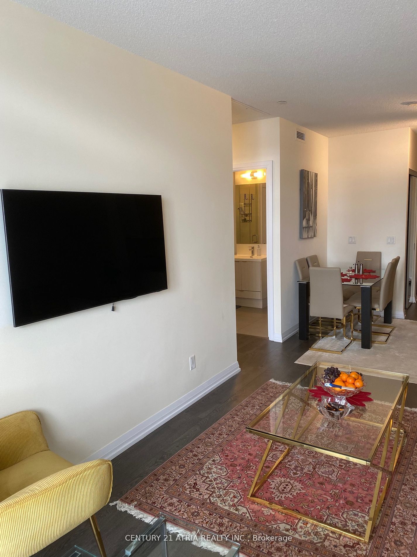 101 Erskine Avenue 512 Property Photo 8