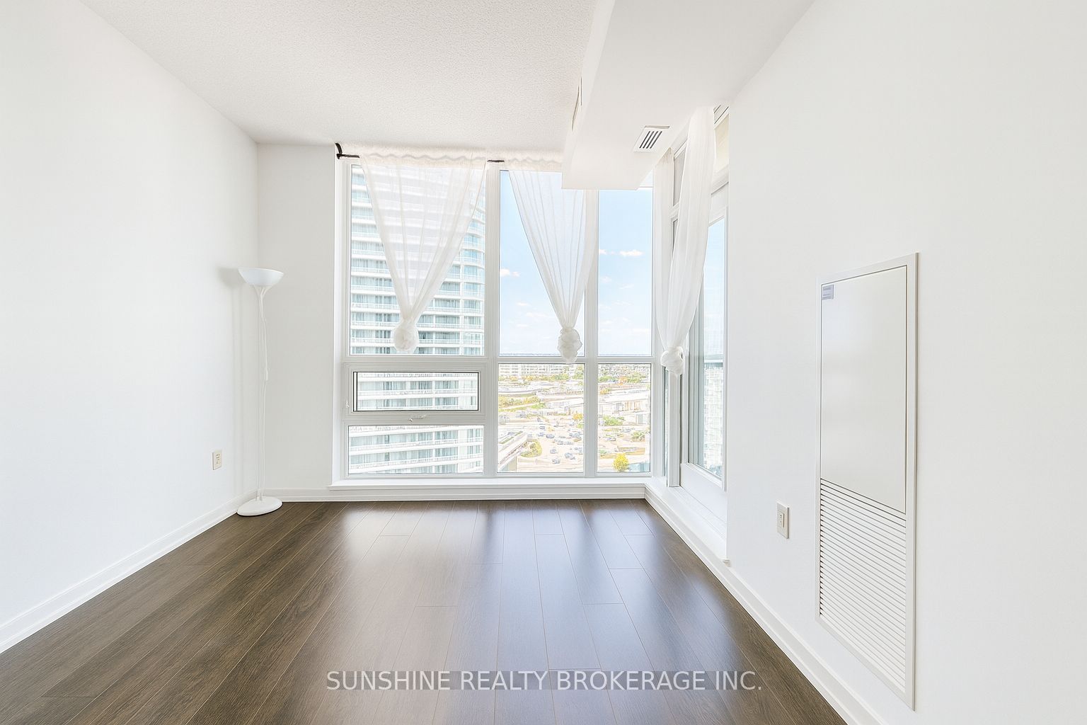 62 Forest Manor Road 2112 Property Photo 9