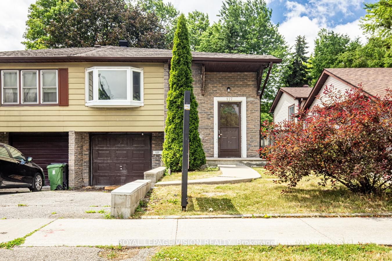 127 Freshmeadow Drive Property Photo 1