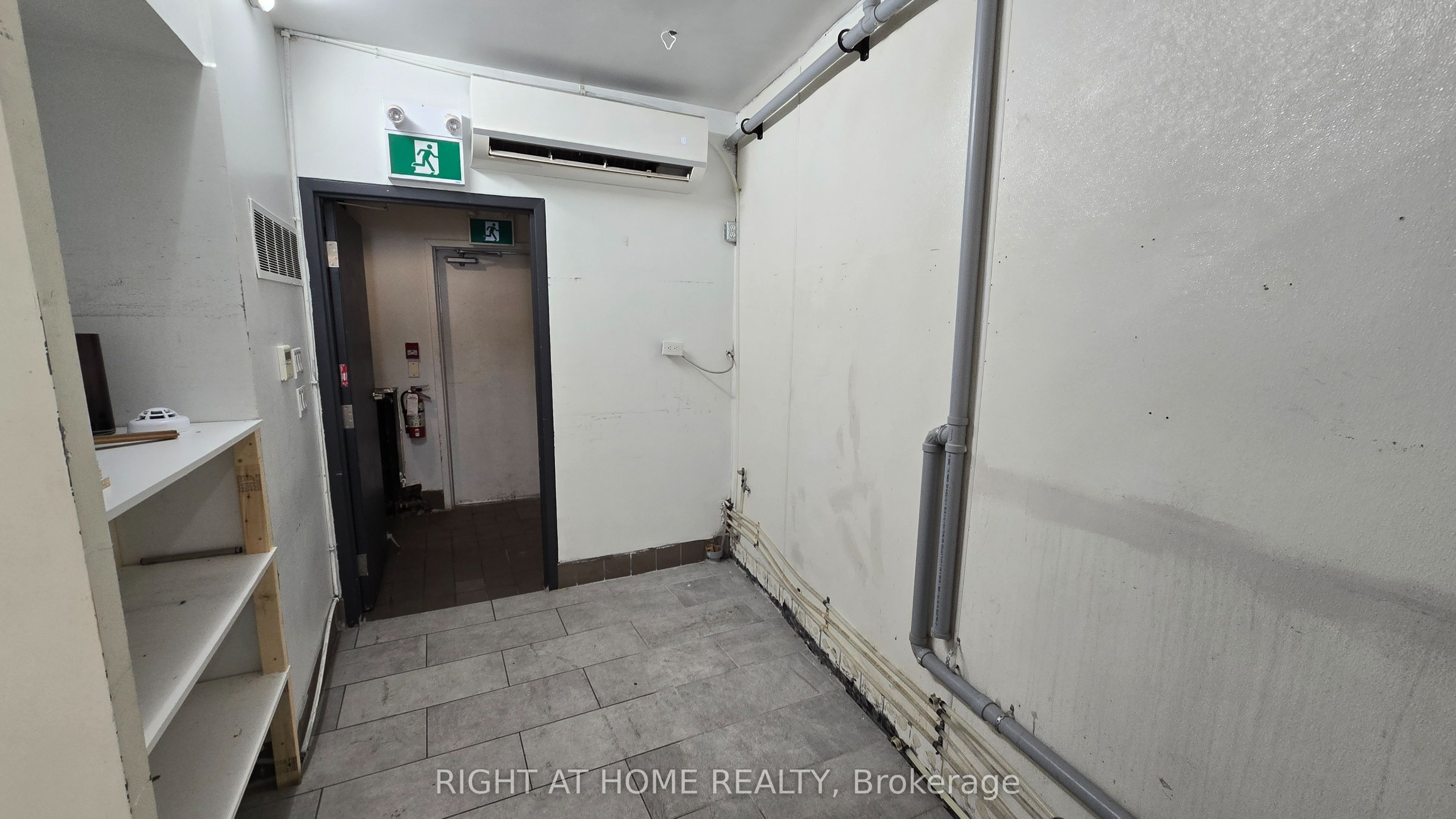 2354 Yonge Street Ms Property Photo 6