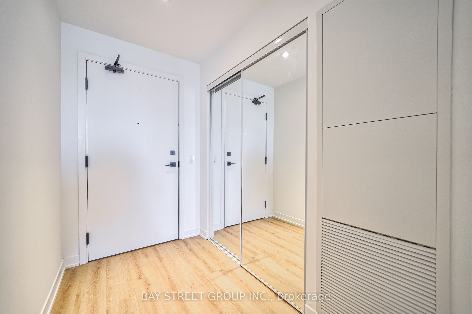 319 Jarvis Street 2610 Property Photo 11