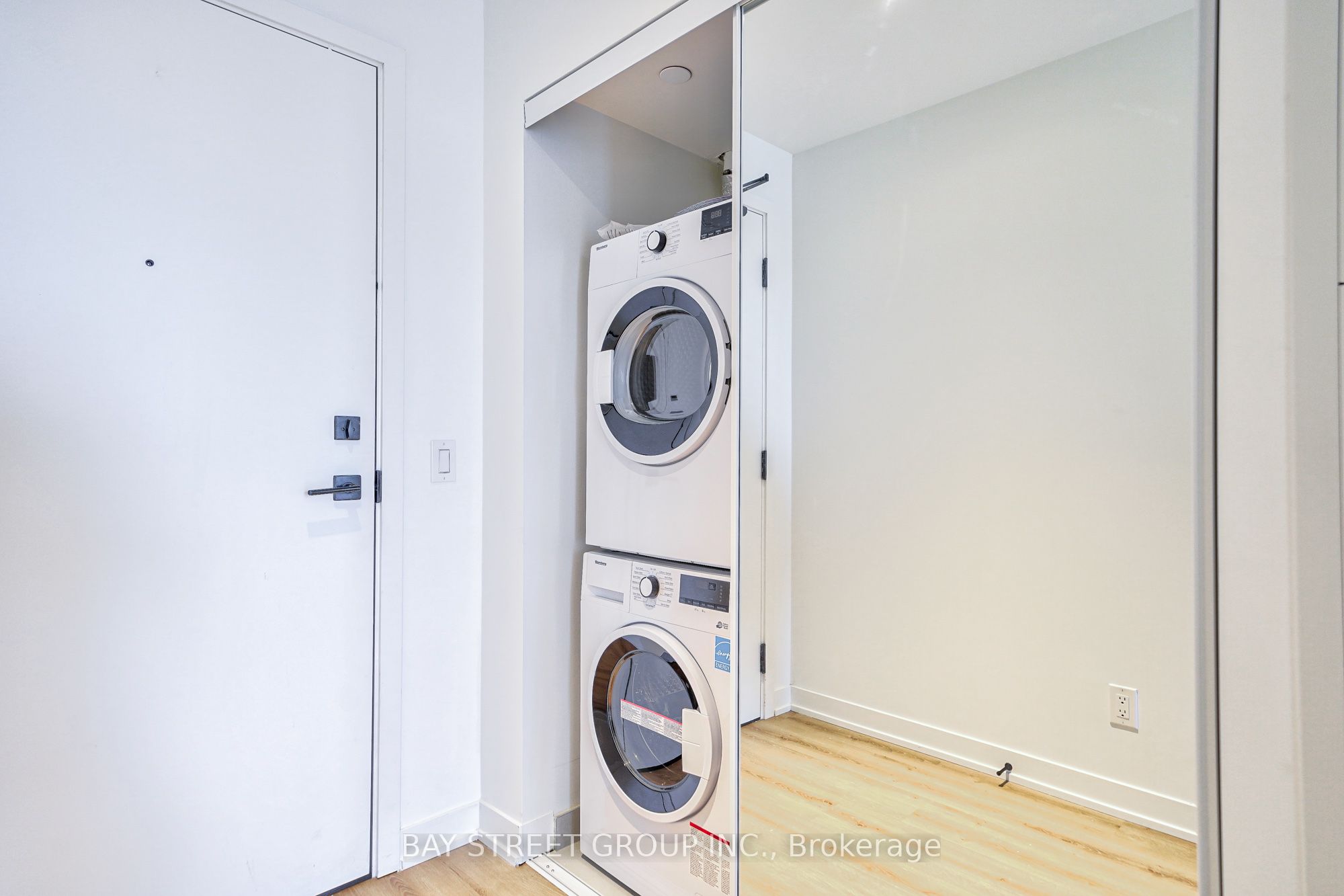 319 Jarvis Street 2610 Property Photo 12