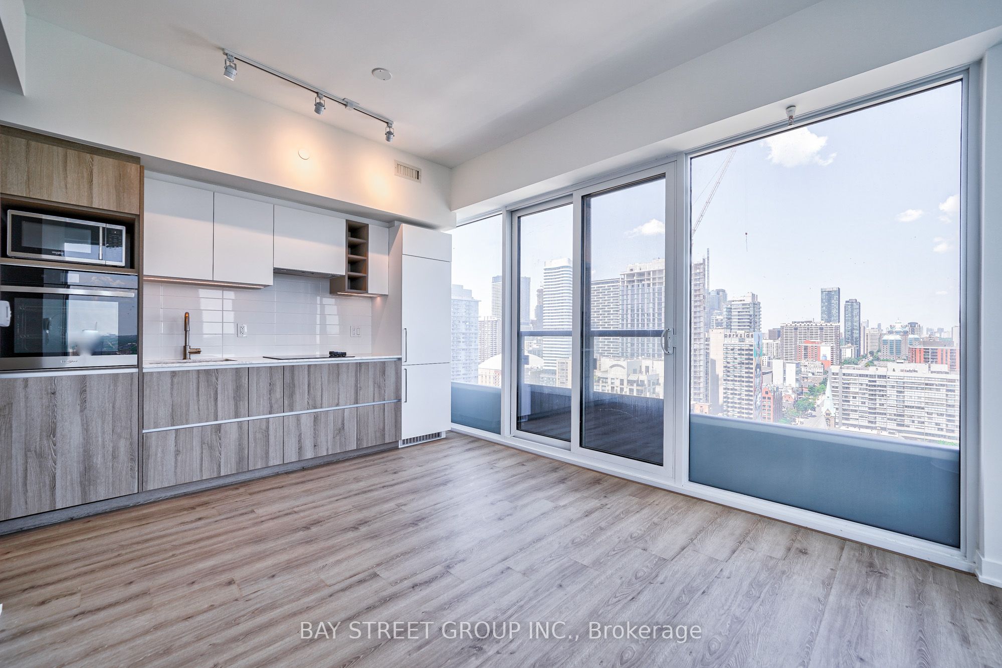 319 Jarvis Street 2610 Property Photo 24