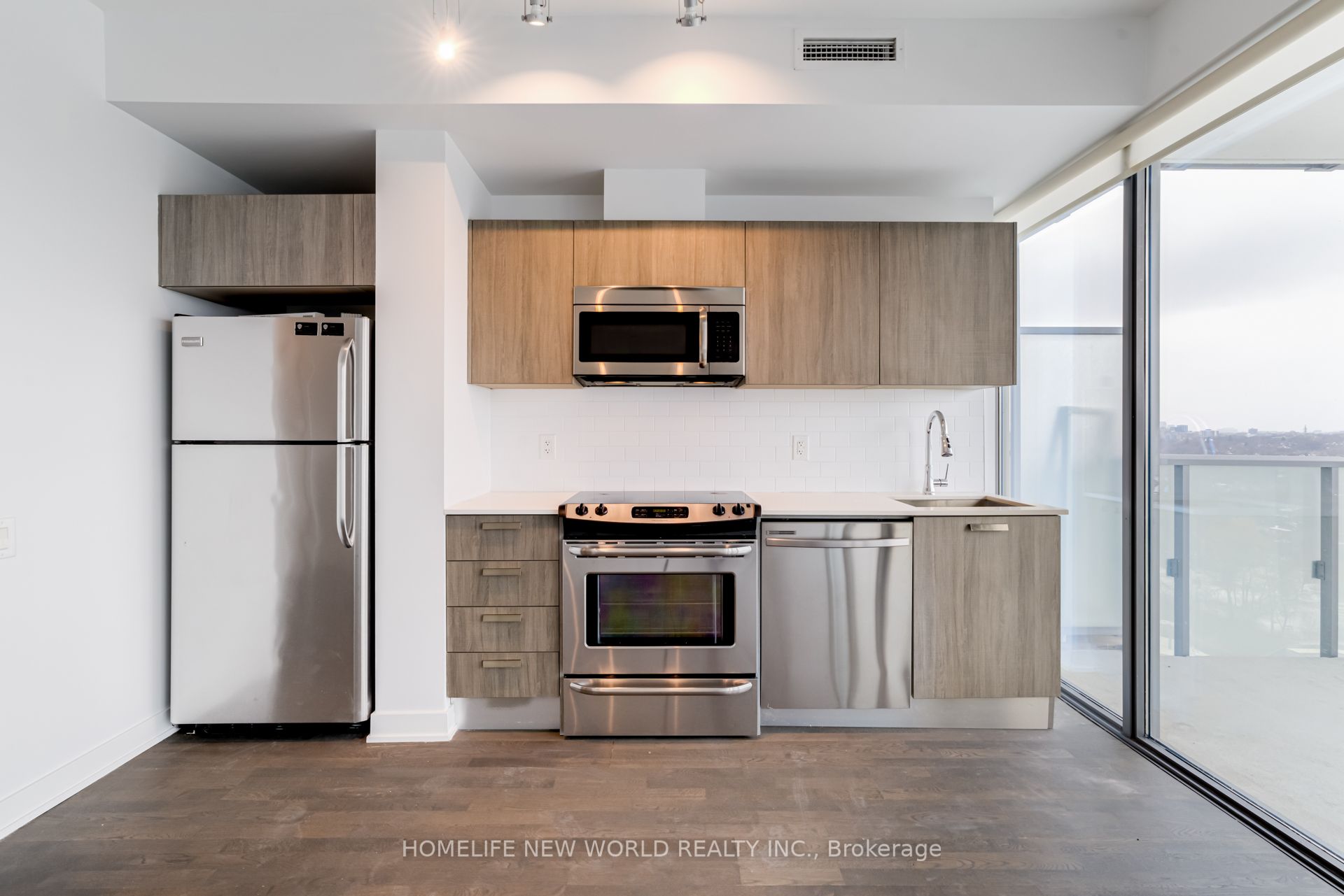 1815 Yonge Street 1805 Property Photo 8