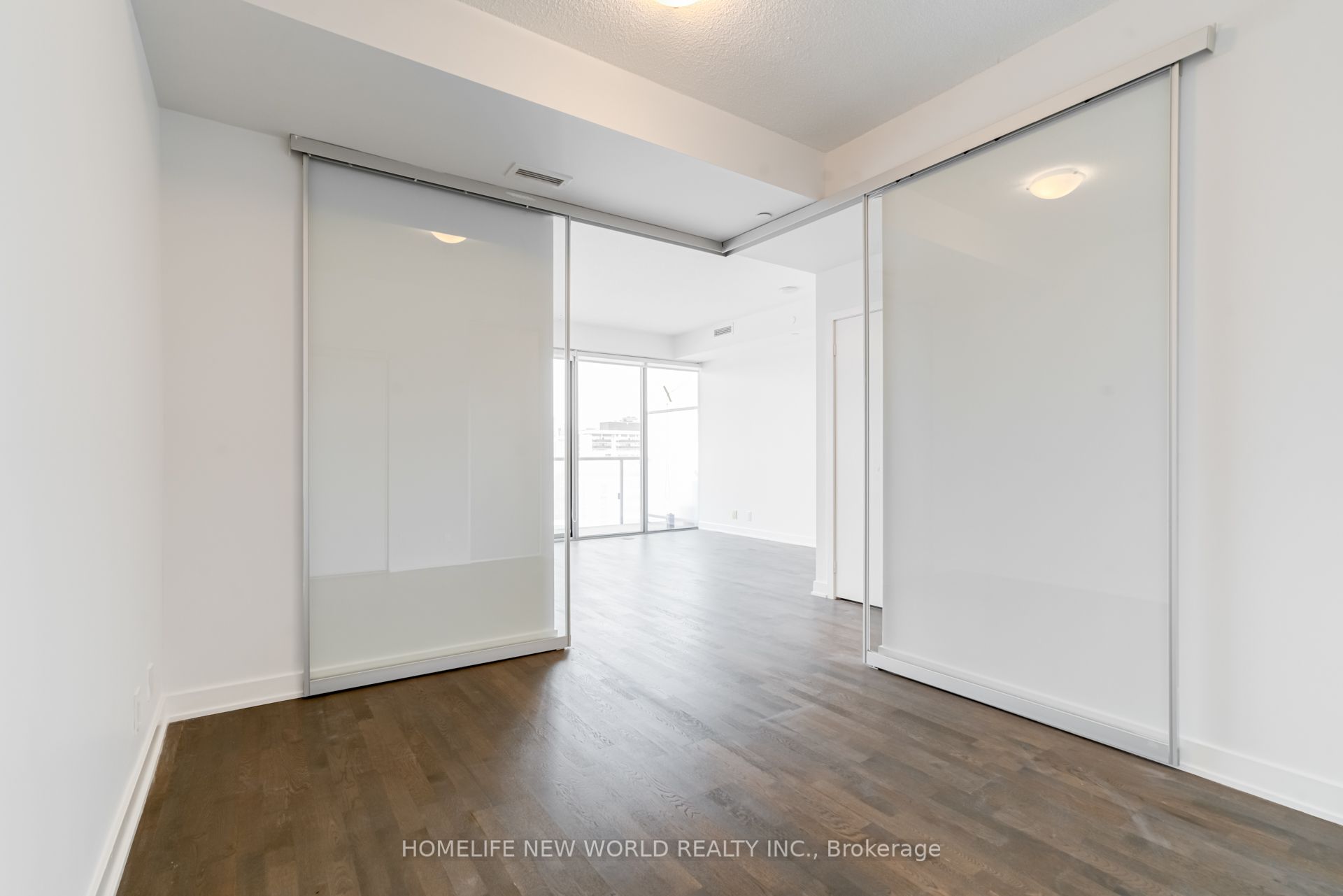 1815 Yonge Street 1805 Property Photo 11