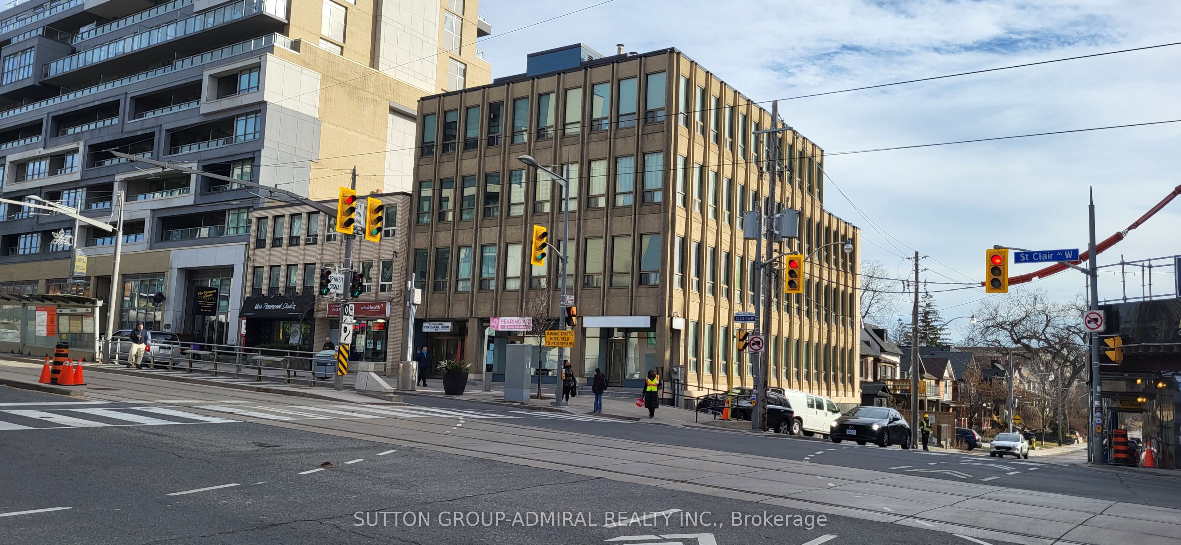 845 St Clair Avenue W 204a Property Photo 1