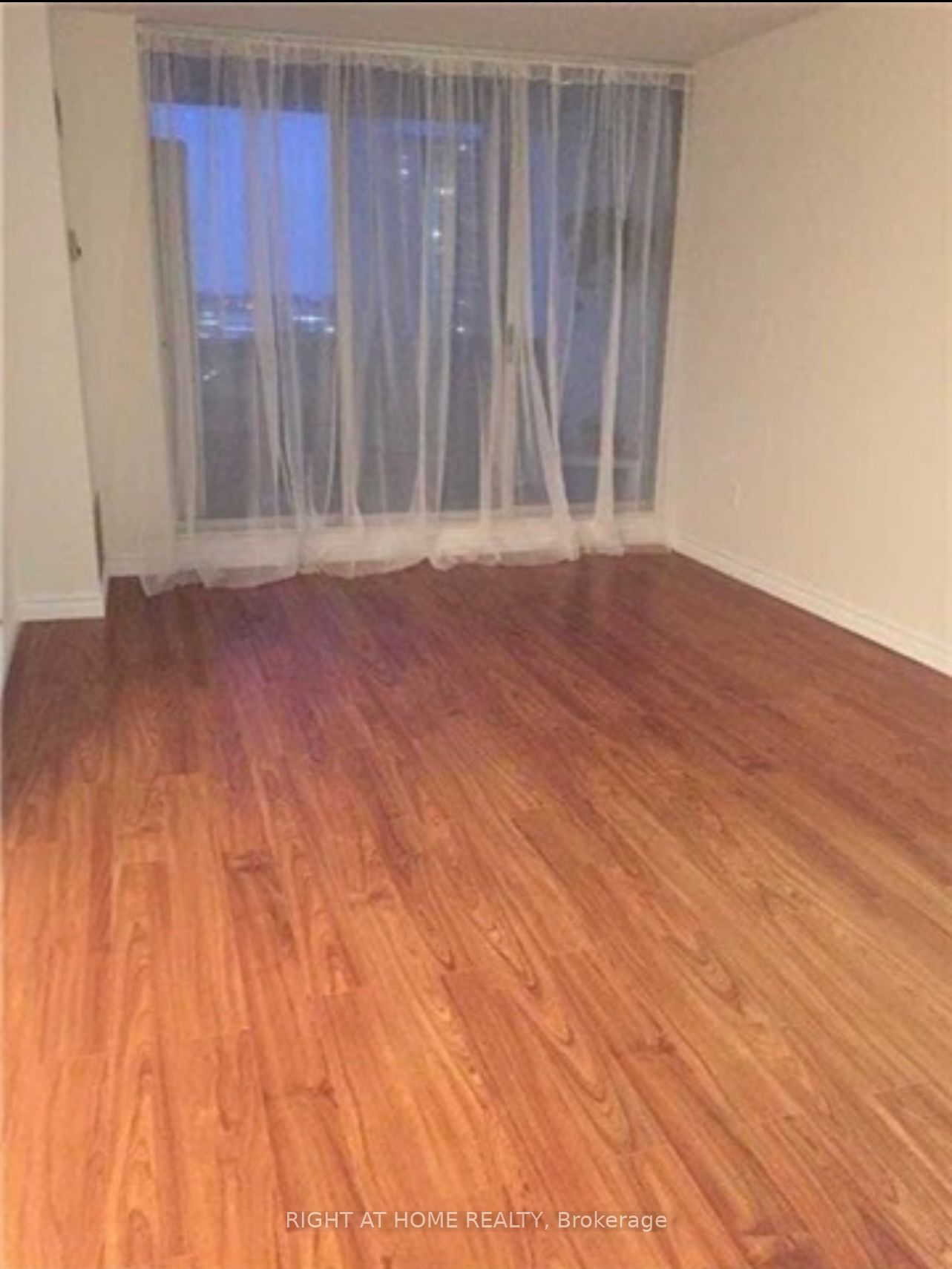 205 Hilda Avenue E 806 Property Photo 4
