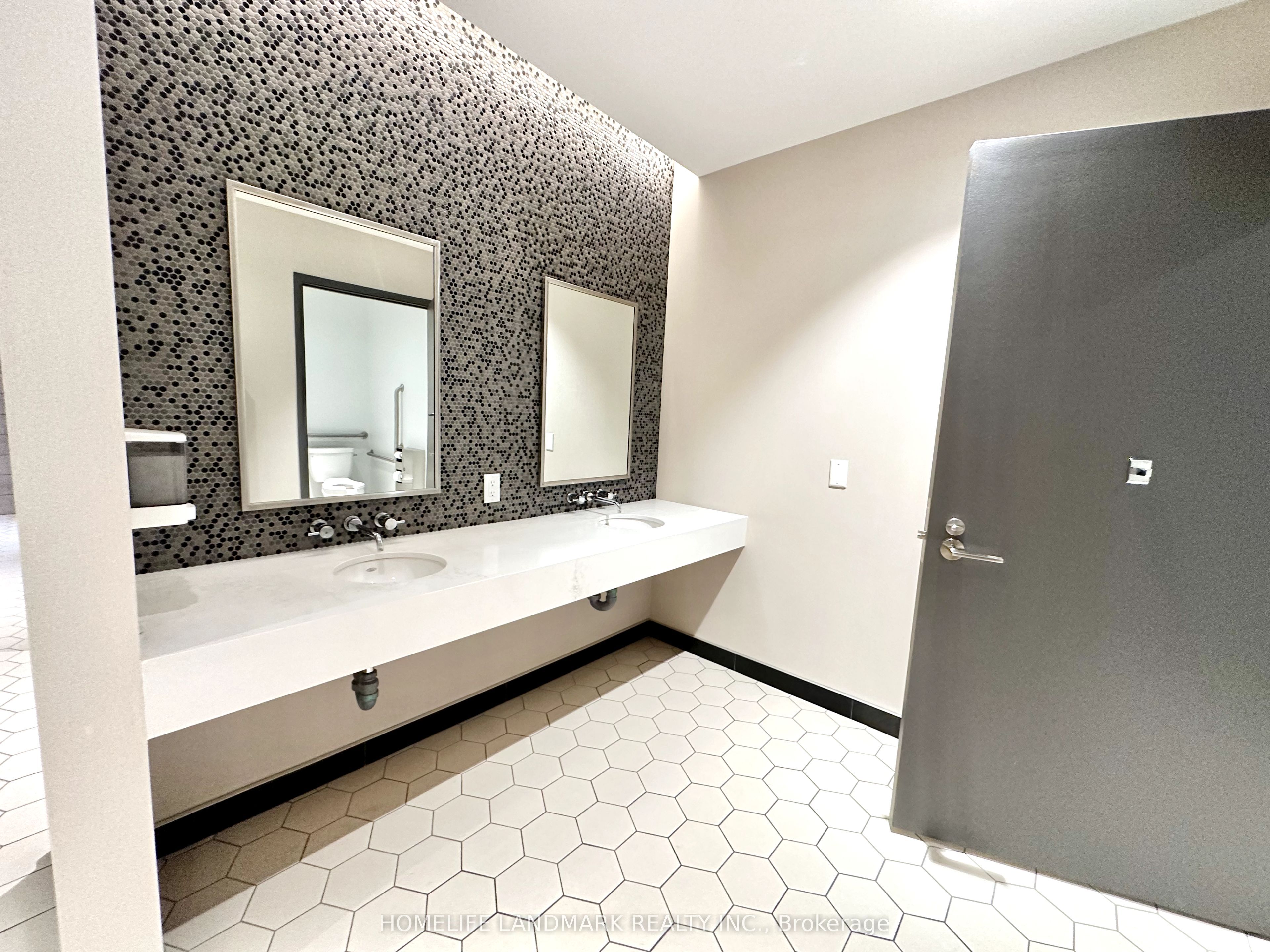 6 Sonic Way S 408 Property Photo 19