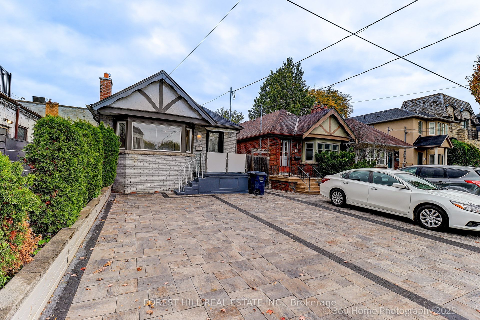 194 Roe Avenue Property Photo 1