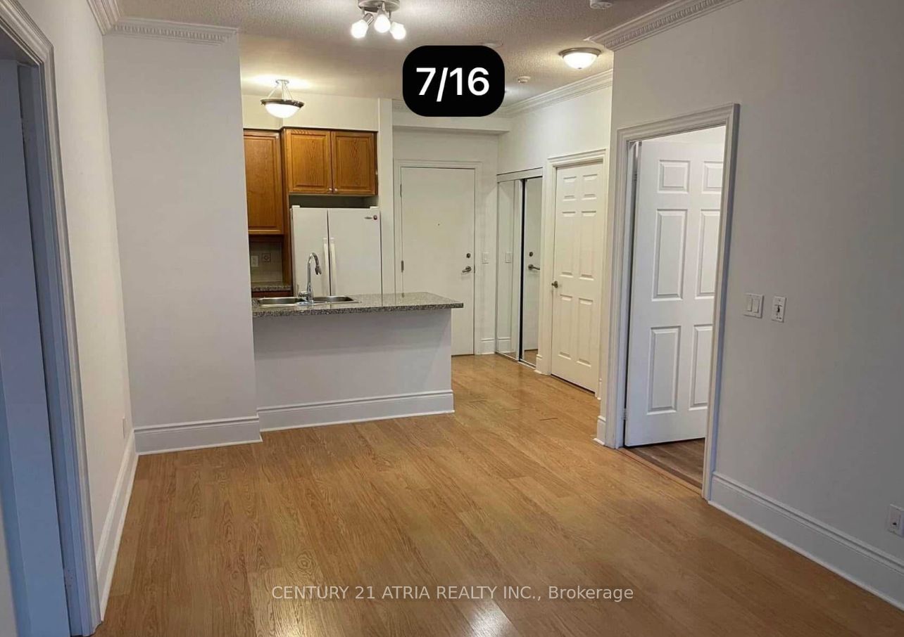 15 Greenview Avenue 1604 Property Photo 4